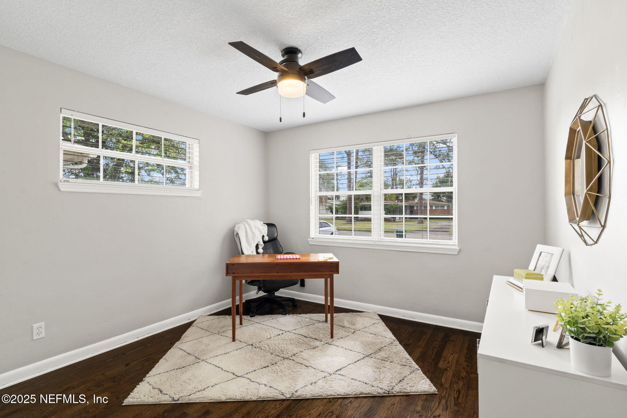 3737 VIA DE LA REINA Street