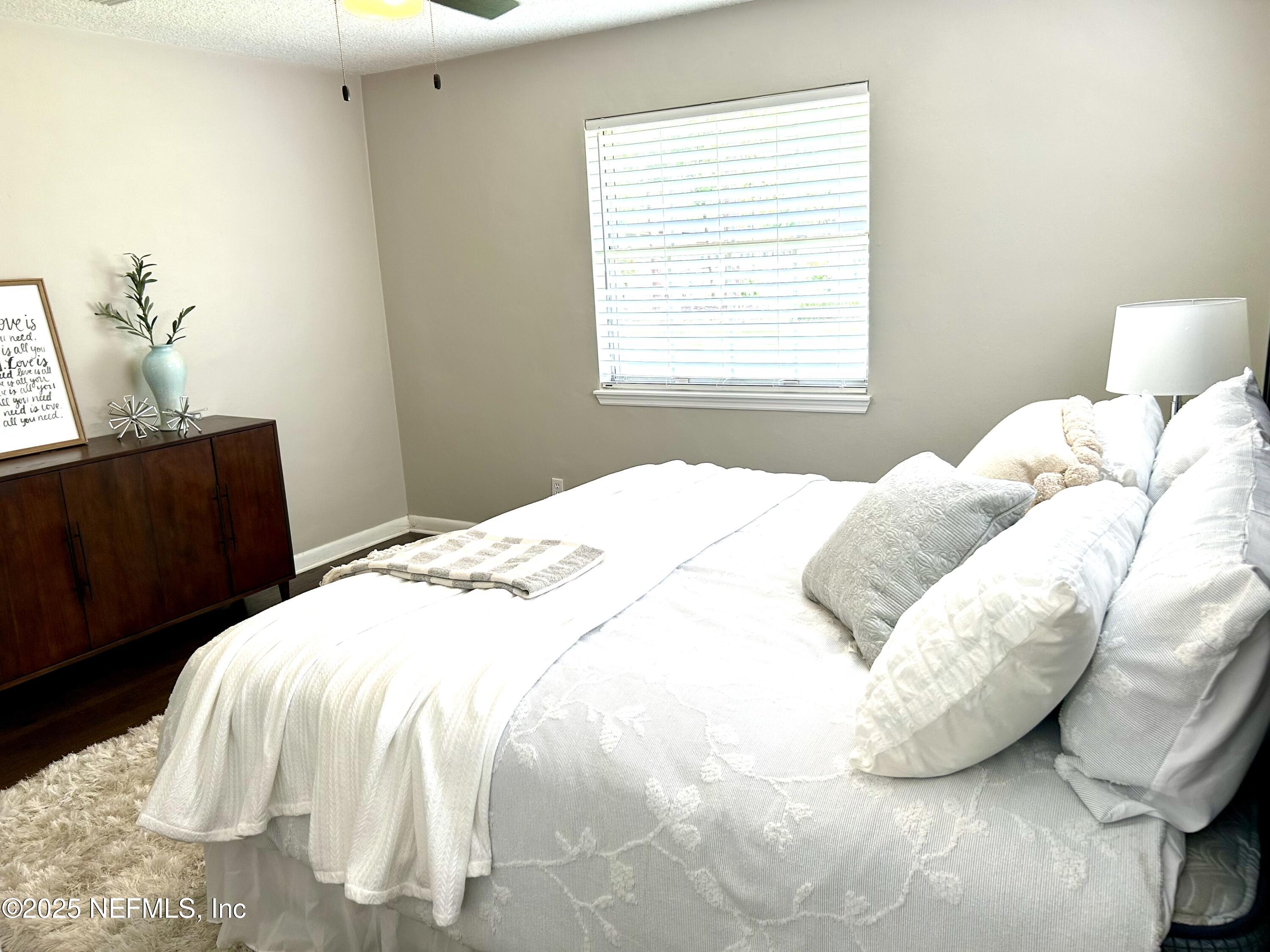 3737 VIA DE LA REINA Street