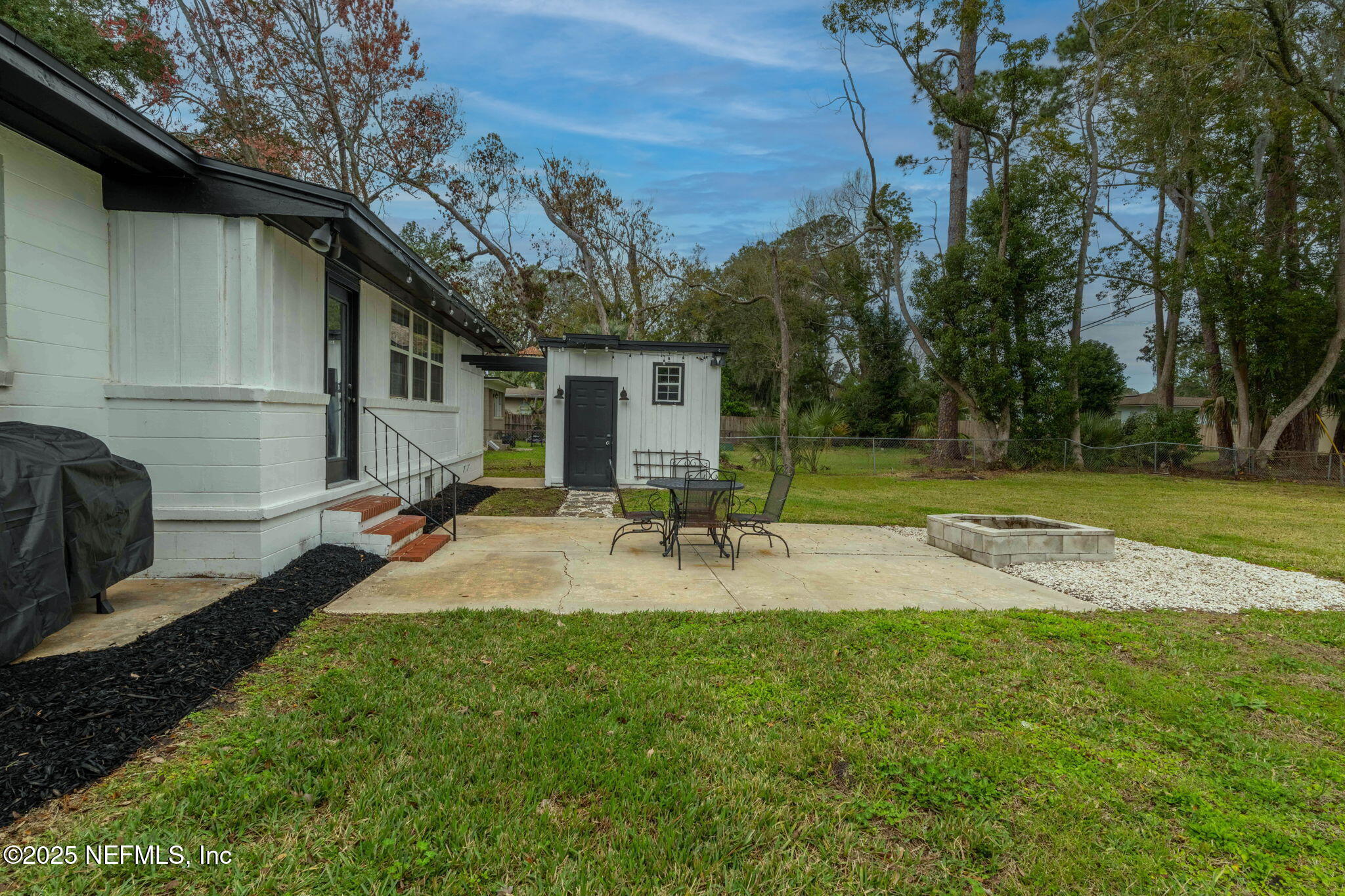 3737 VIA DE LA REINA Street