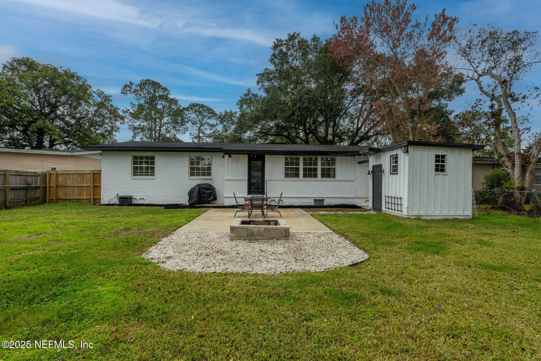 3737 VIA DE LA REINA Street