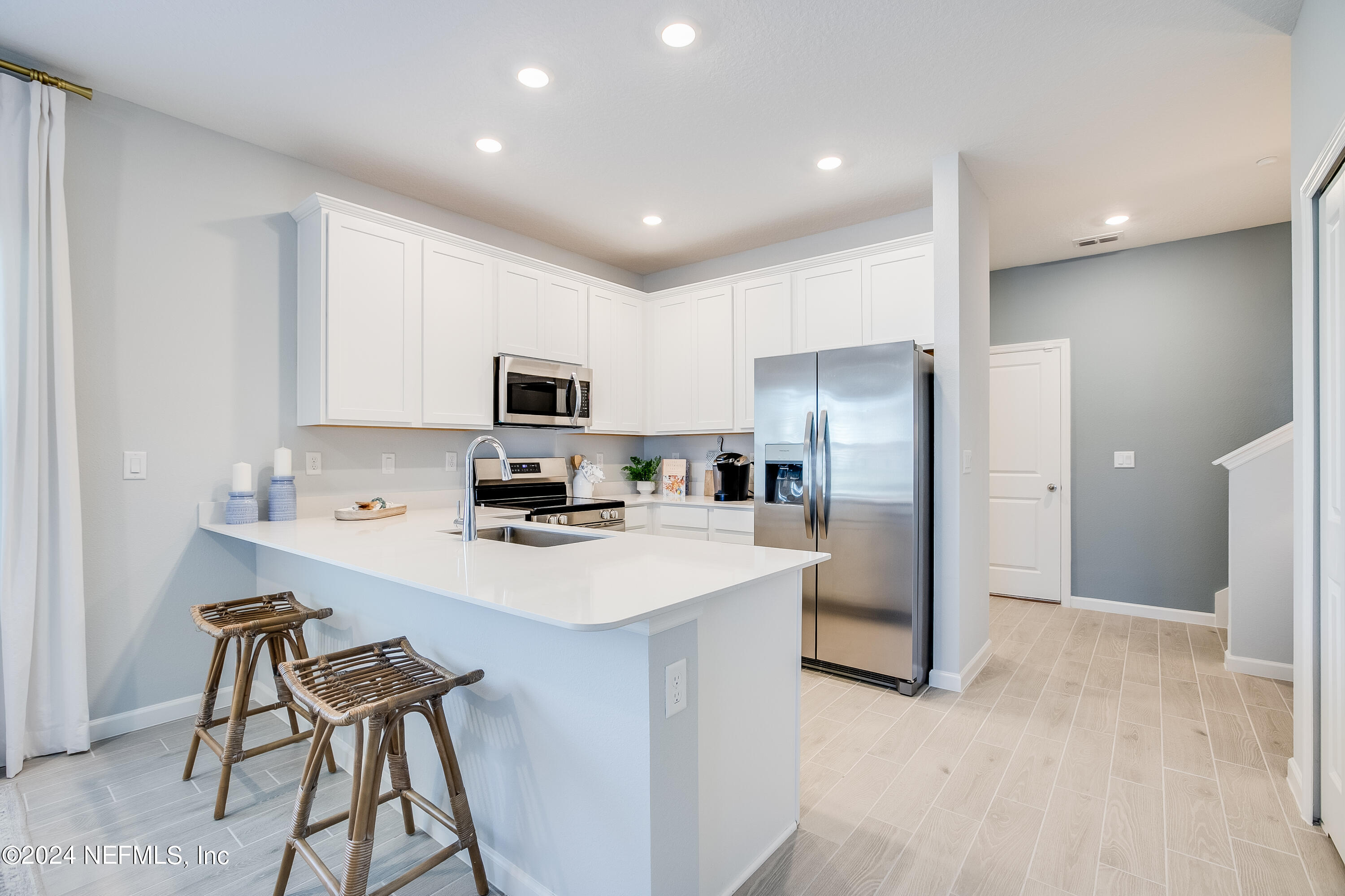 6909 GABLE GROVE Avenue