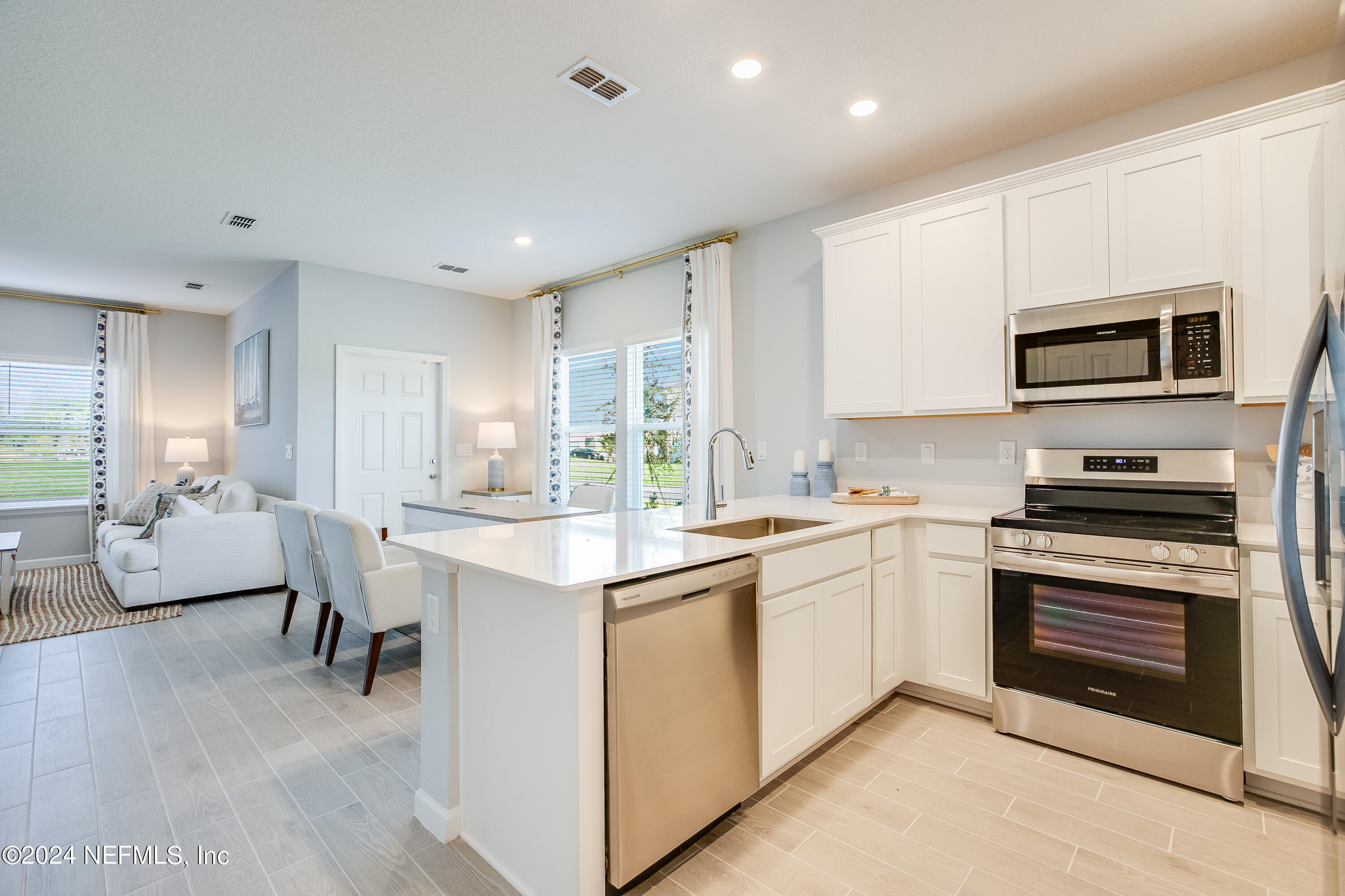 6909 GABLE GROVE Avenue