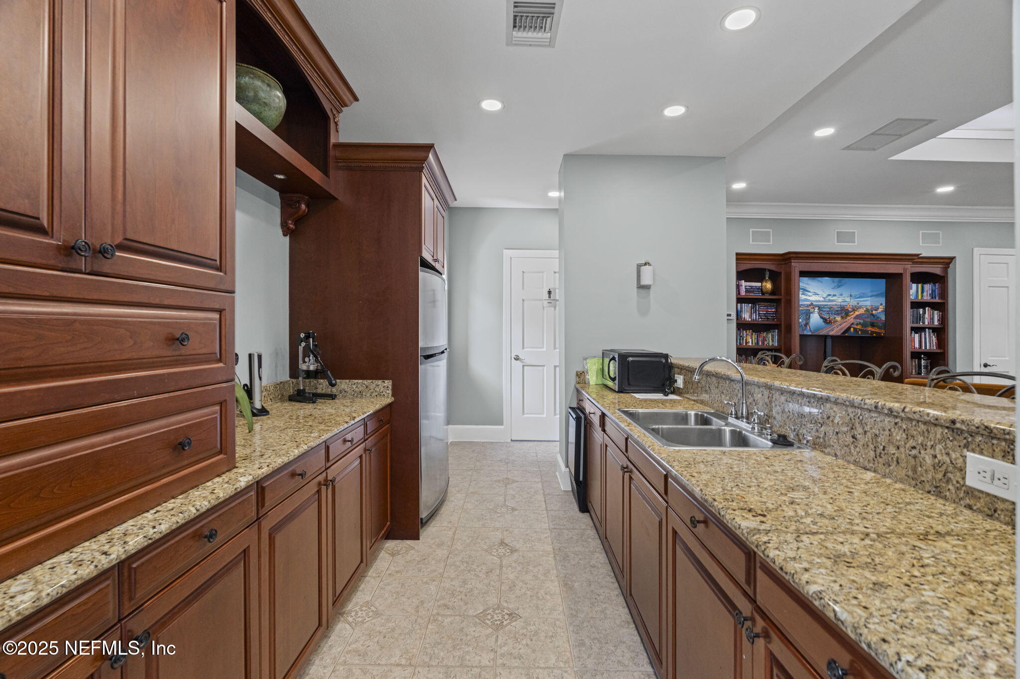 10075 GATE Parkway N 1304