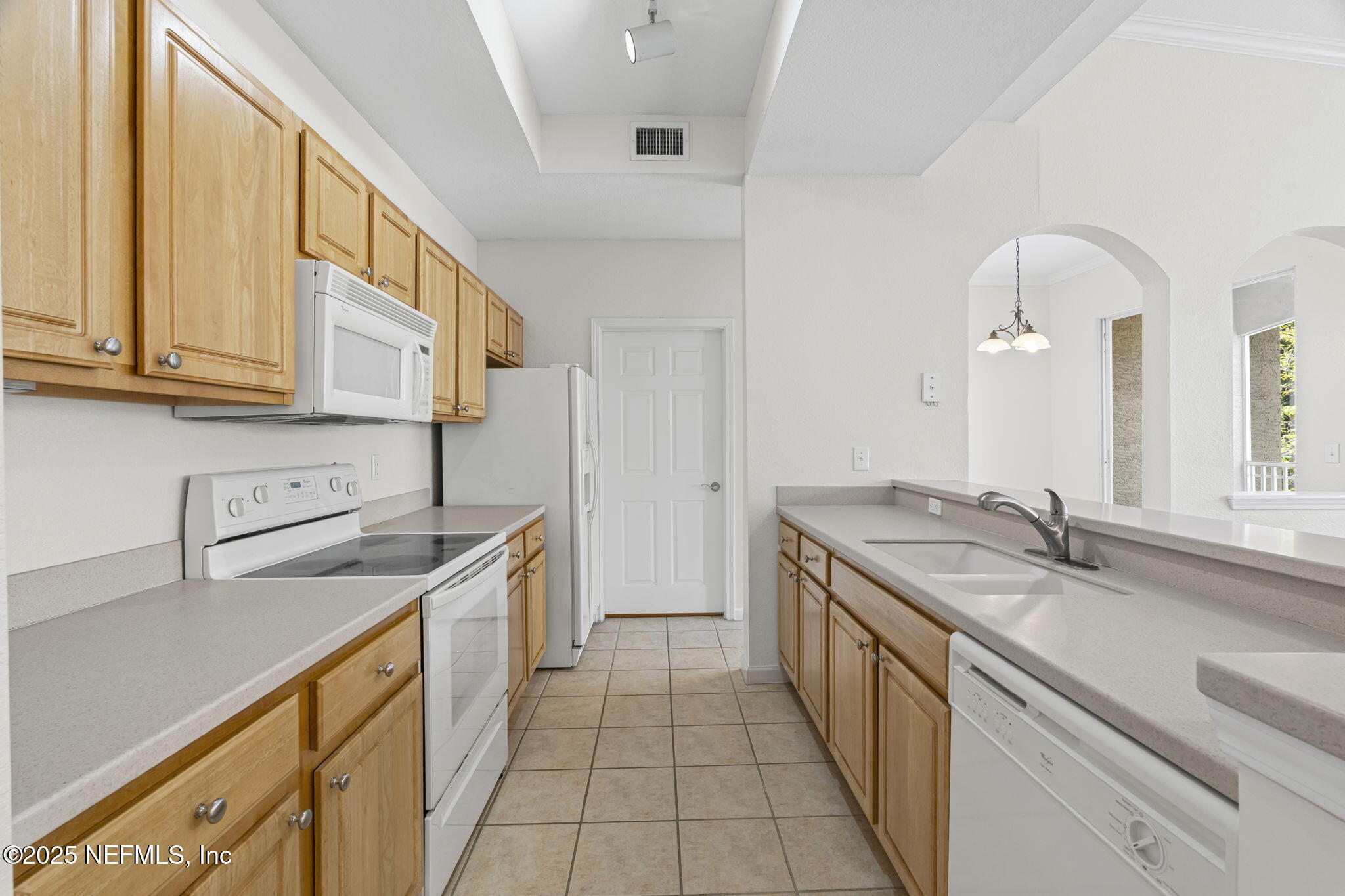 10075 GATE Parkway N 1304