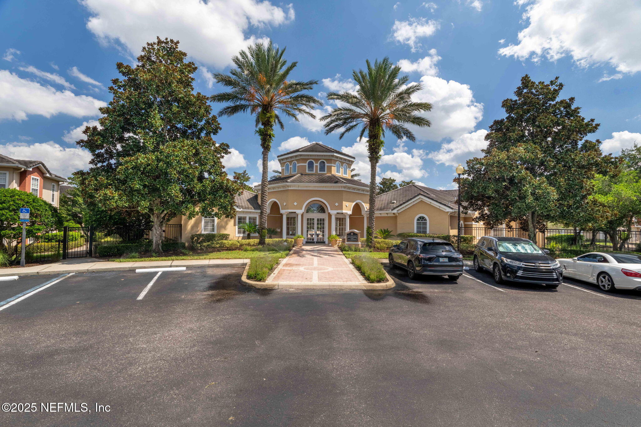 10075 GATE Parkway N 1304