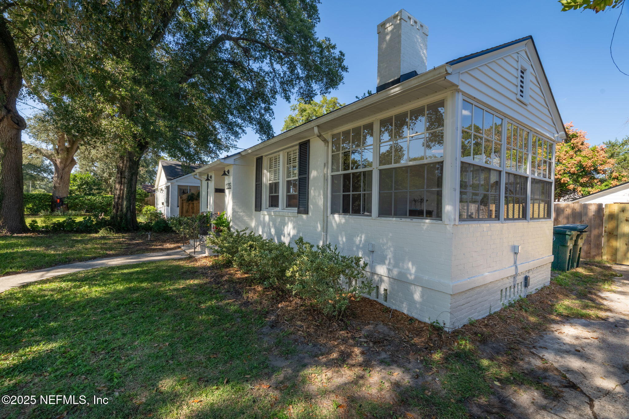 1235 MONTEREY Street