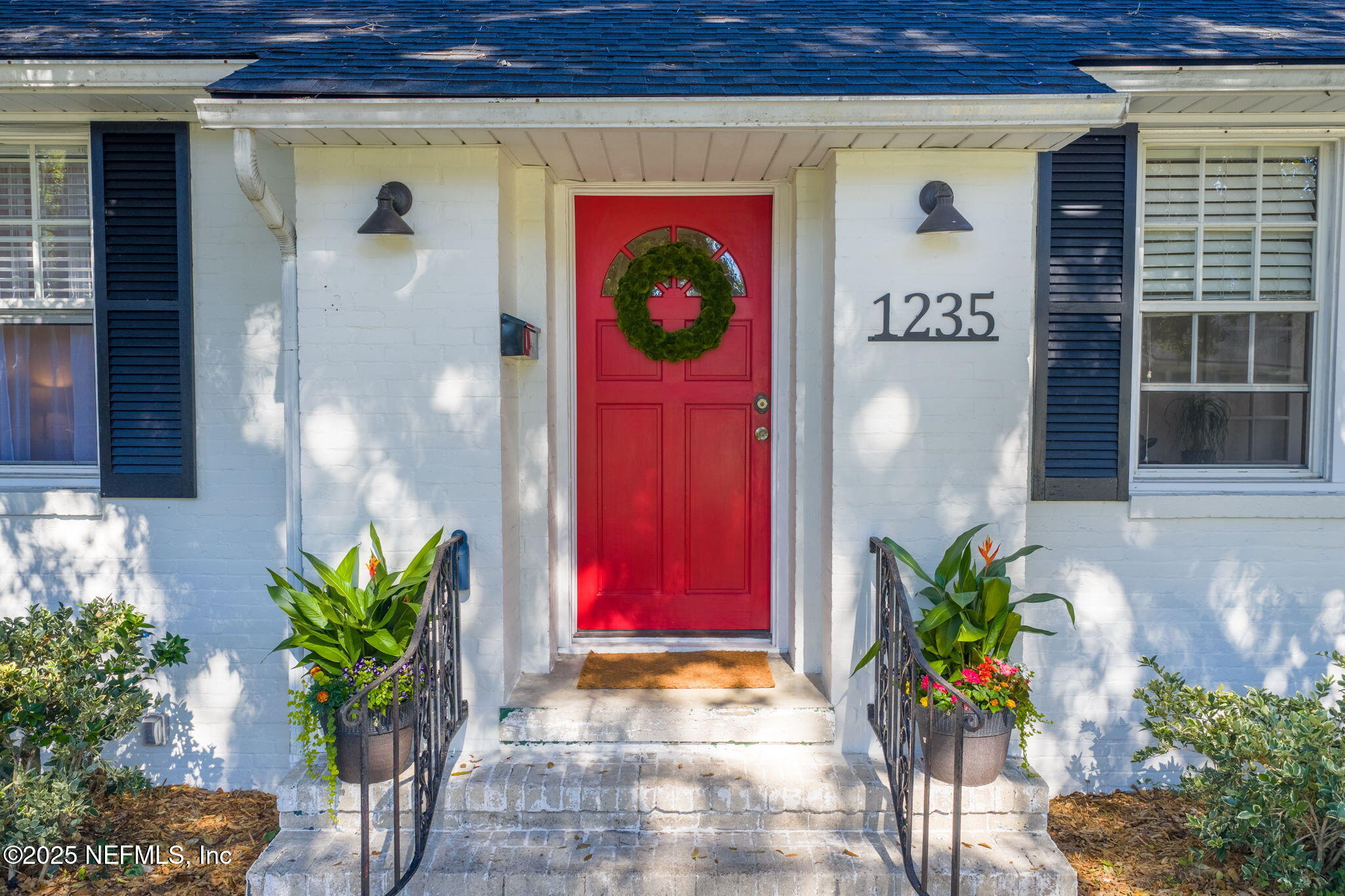 1235 MONTEREY Street