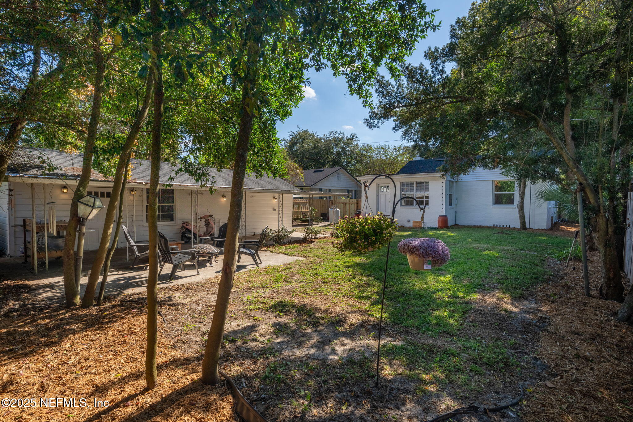 1235 MONTEREY Street