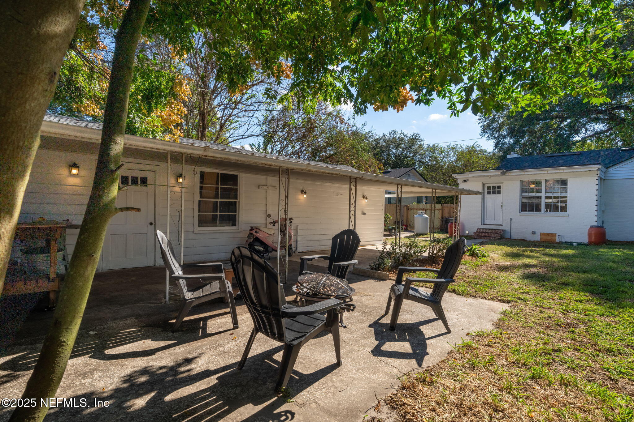 1235 MONTEREY Street