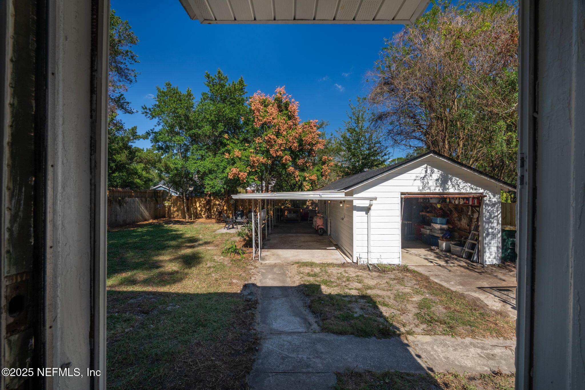 1235 MONTEREY Street