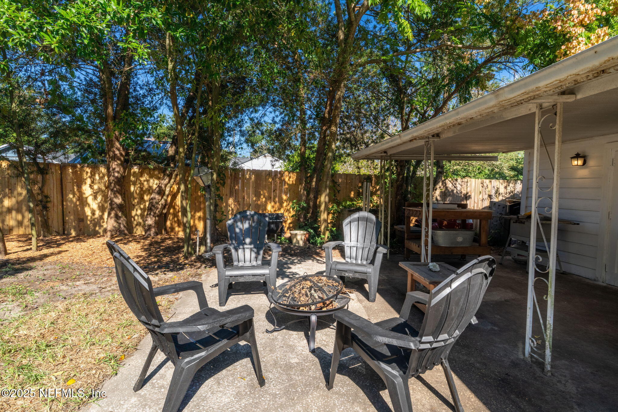 1235 MONTEREY Street