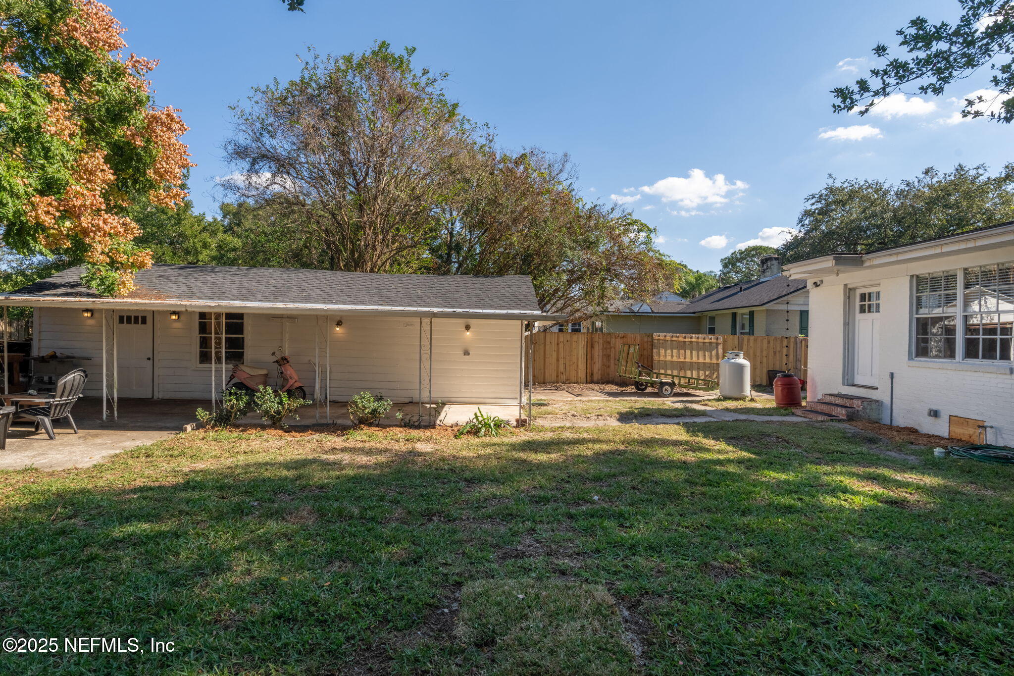 1235 MONTEREY Street