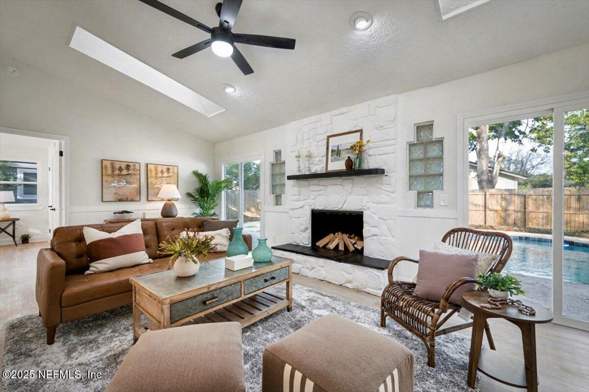 10437 DOCKSIDER Drive E