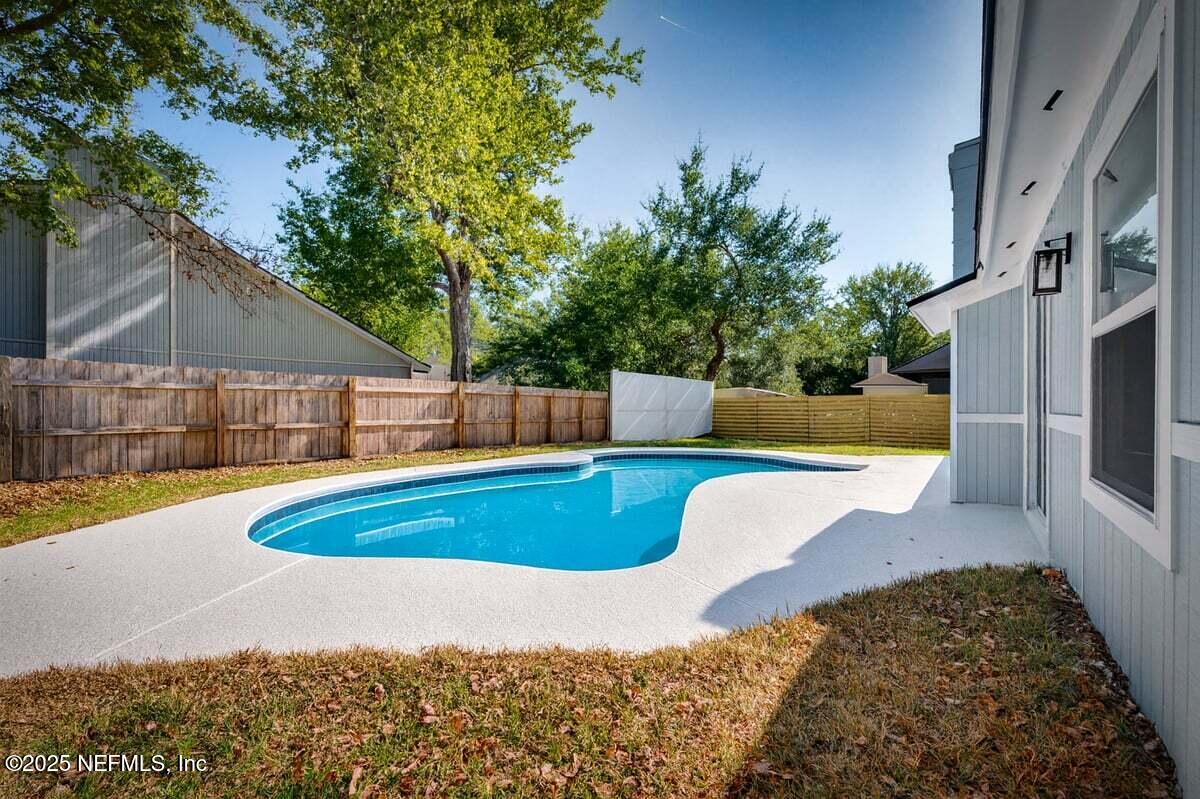 10437 DOCKSIDER Drive E