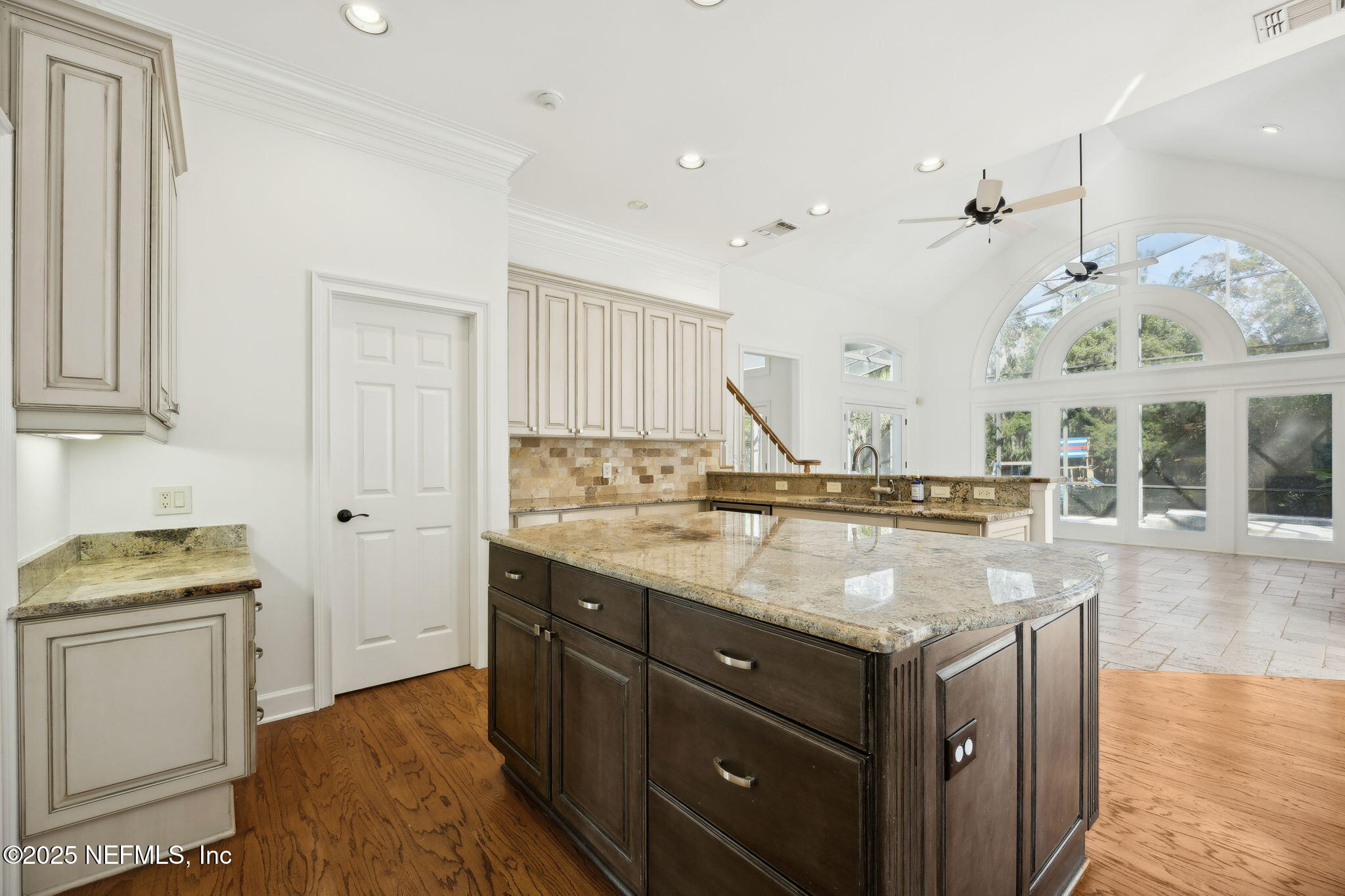 112 INDIAN HAMMOCK Lane