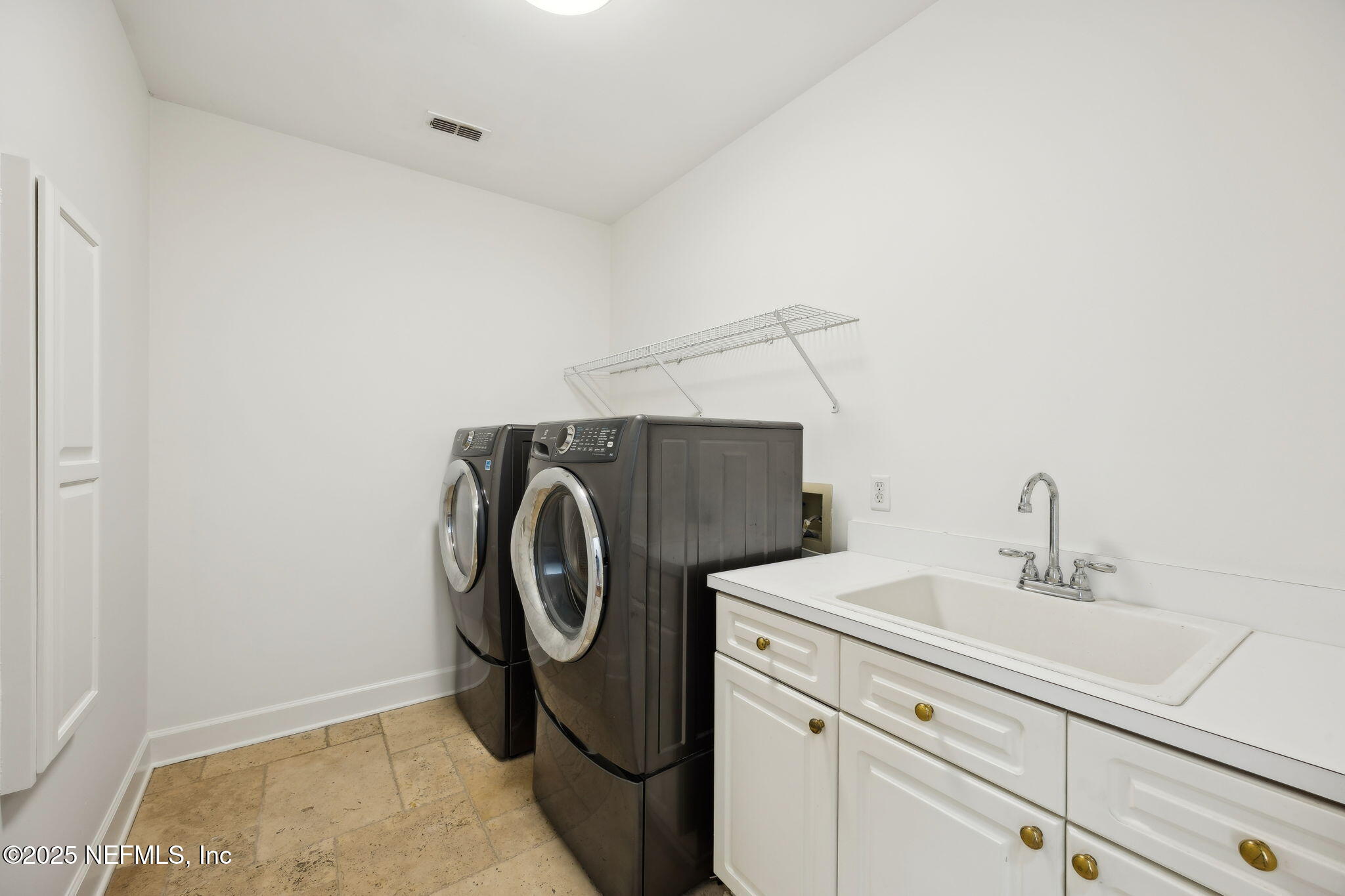 112 INDIAN HAMMOCK Lane