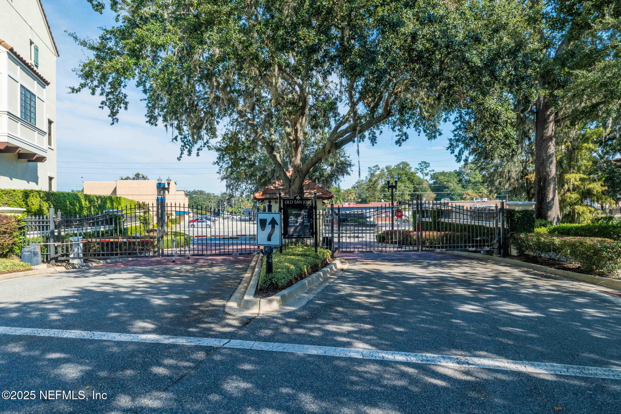 1363 HERITAGE MANOR Drive