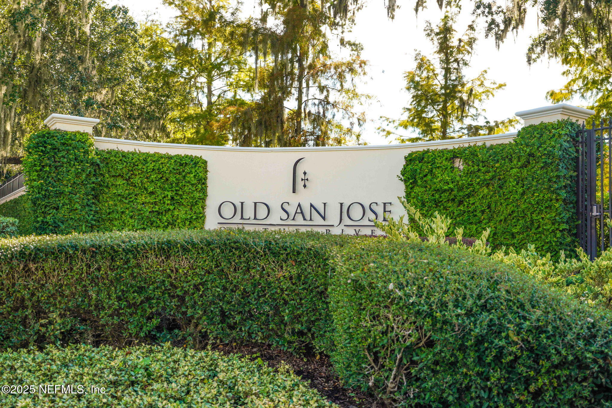 1363 HERITAGE MANOR Drive