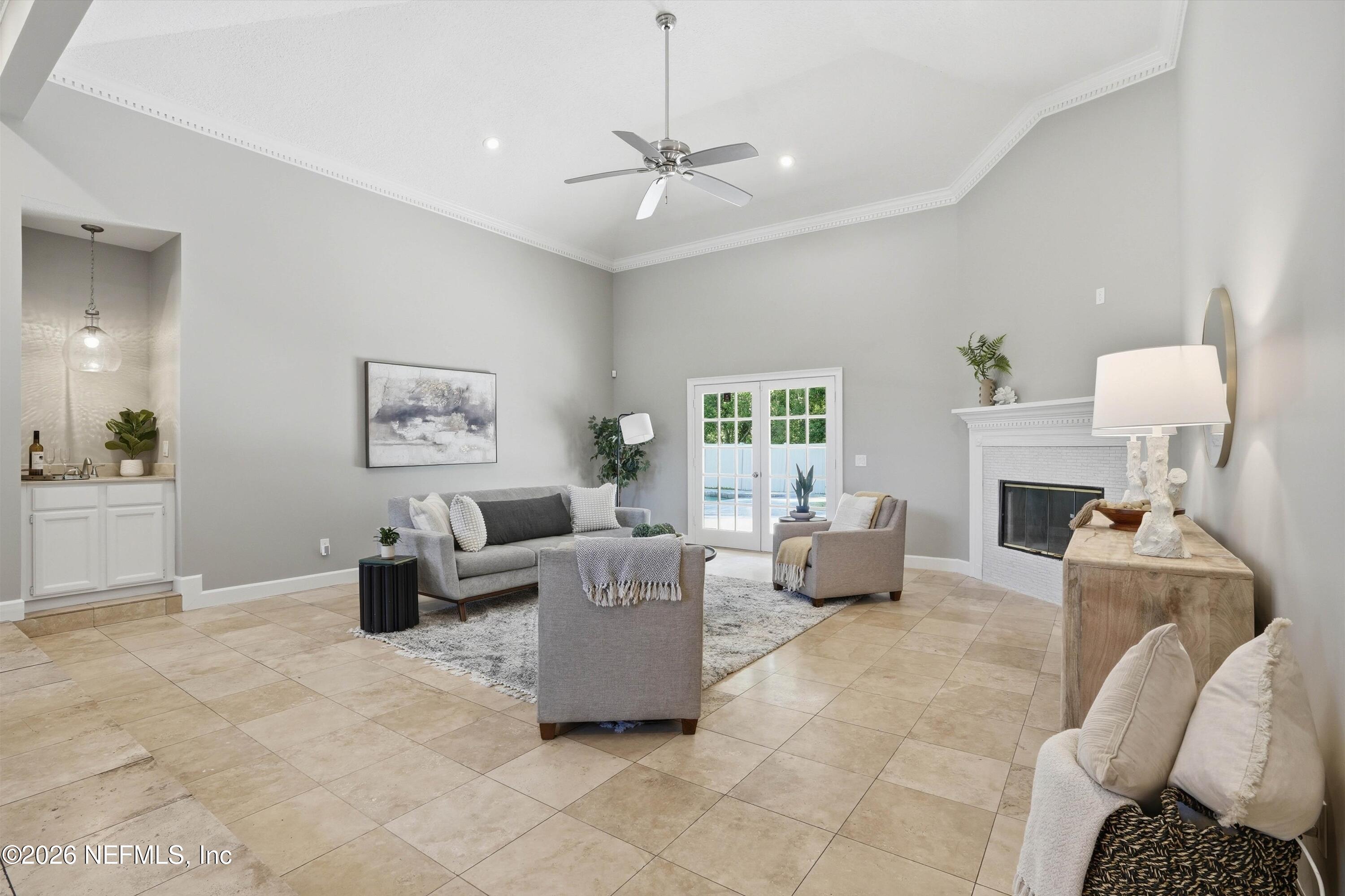 1817 SPICEBERRY Circle E