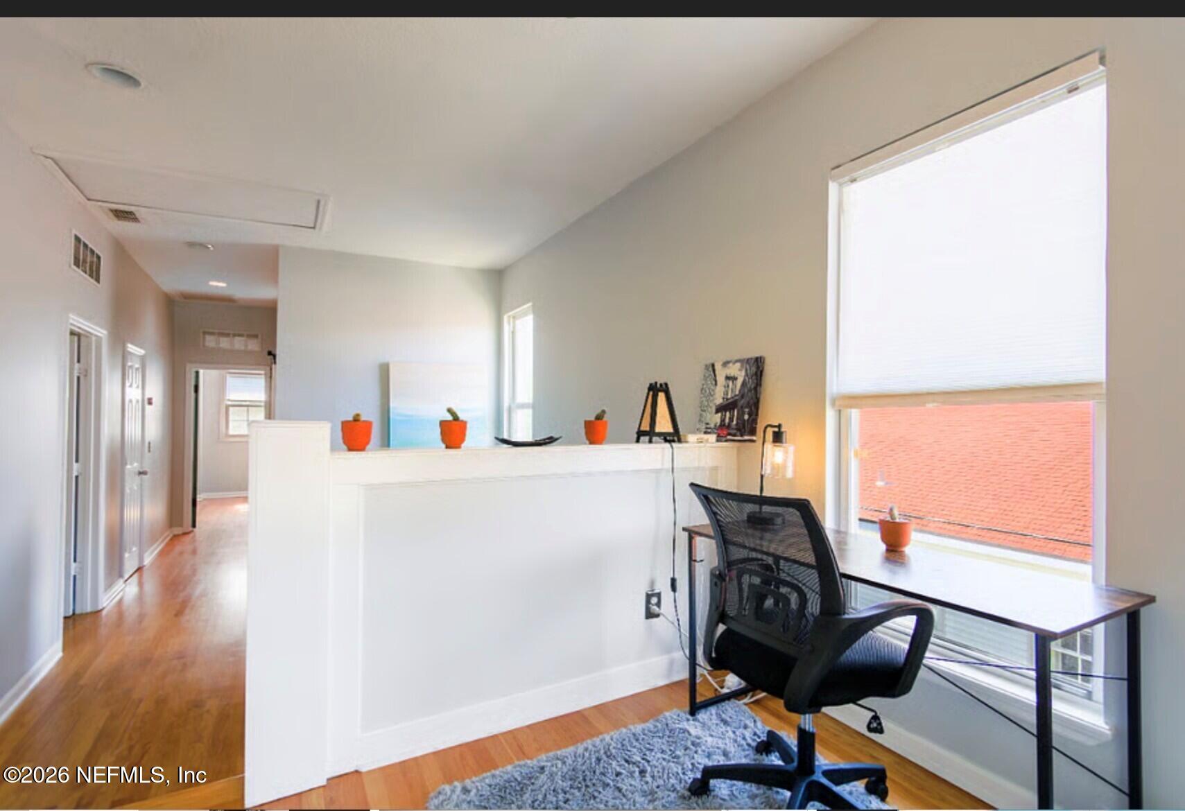 38 W 10TH Street