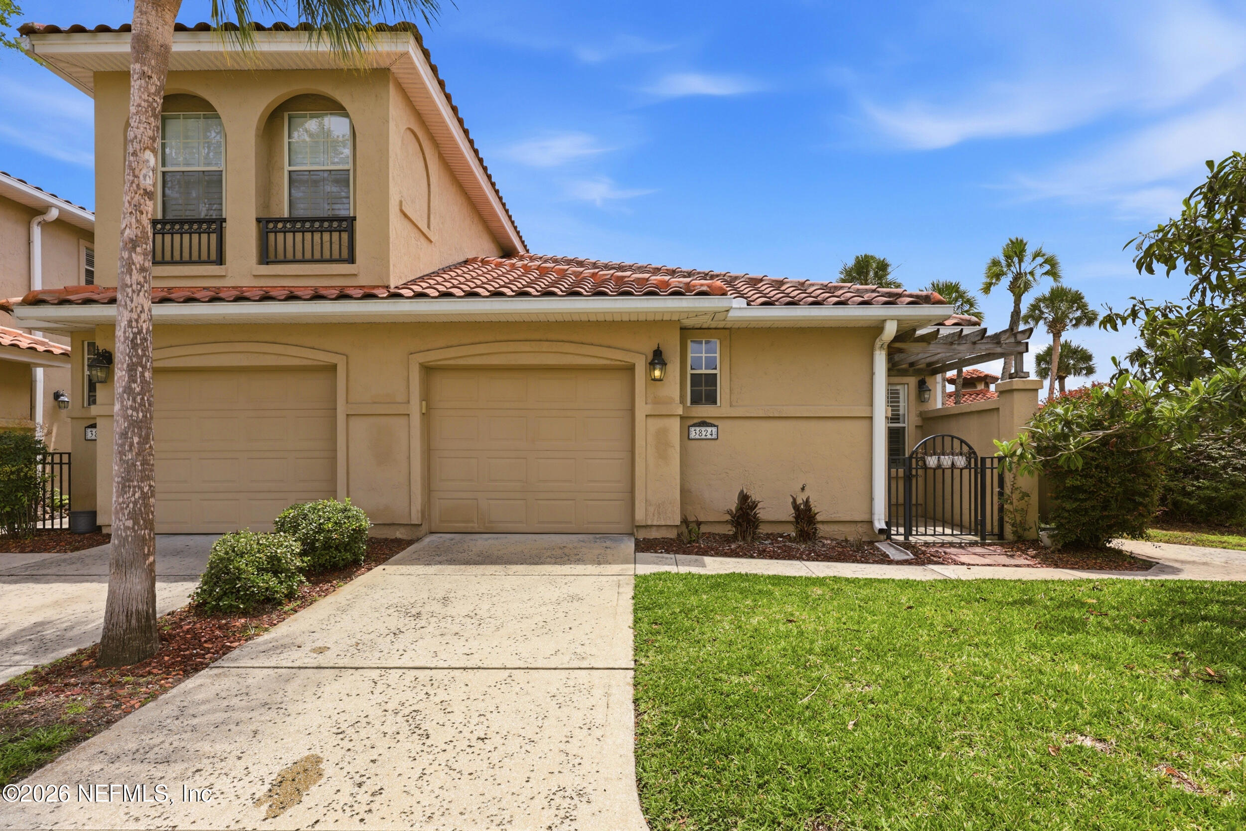 3824 LA VISTA Circle