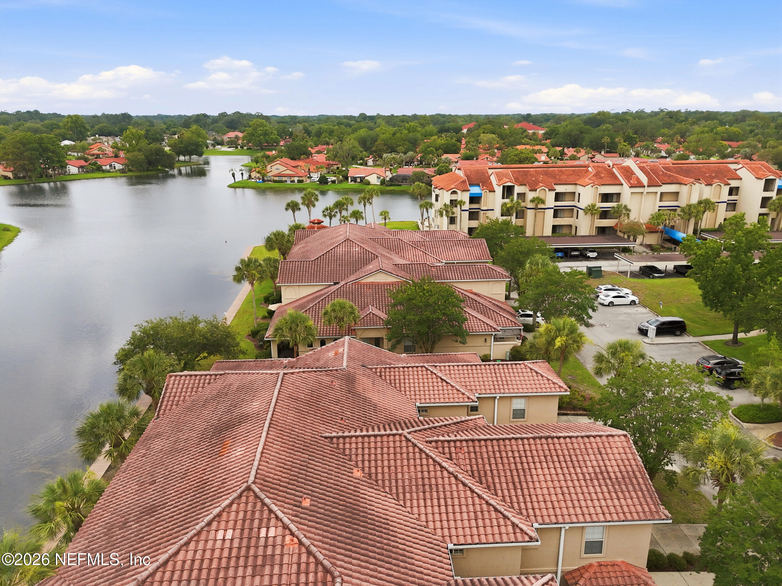 3824 LA VISTA Circle