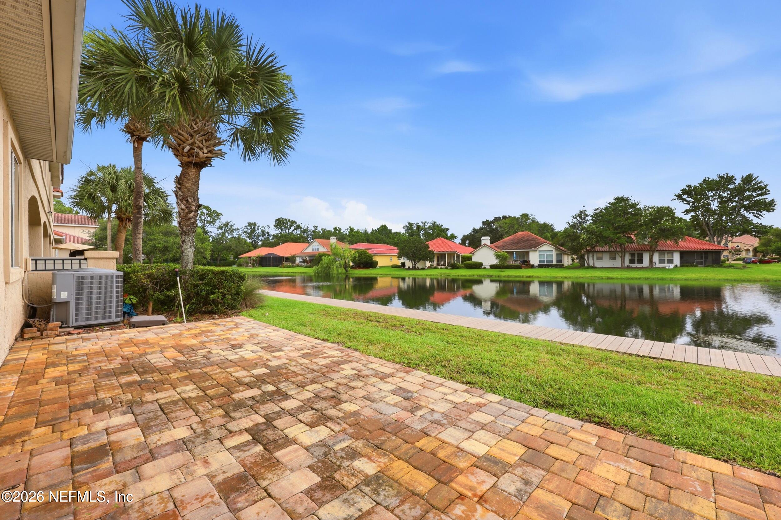 3824 LA VISTA Circle