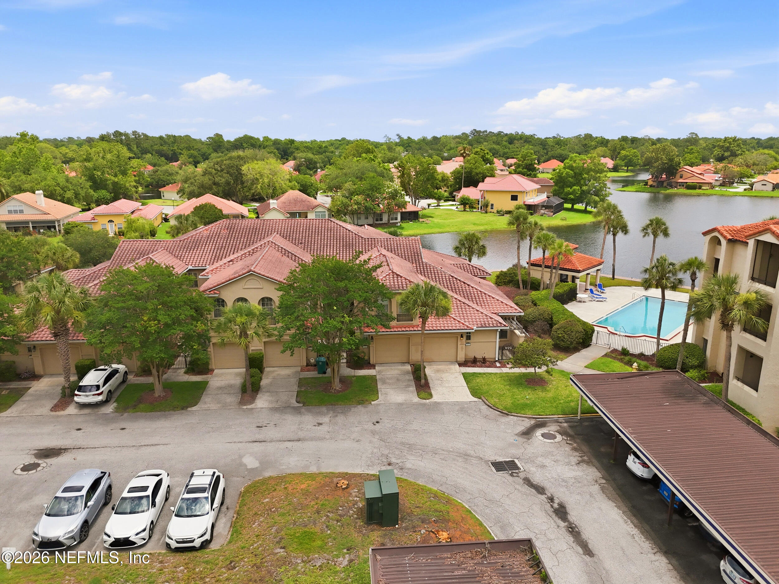 3824 LA VISTA Circle