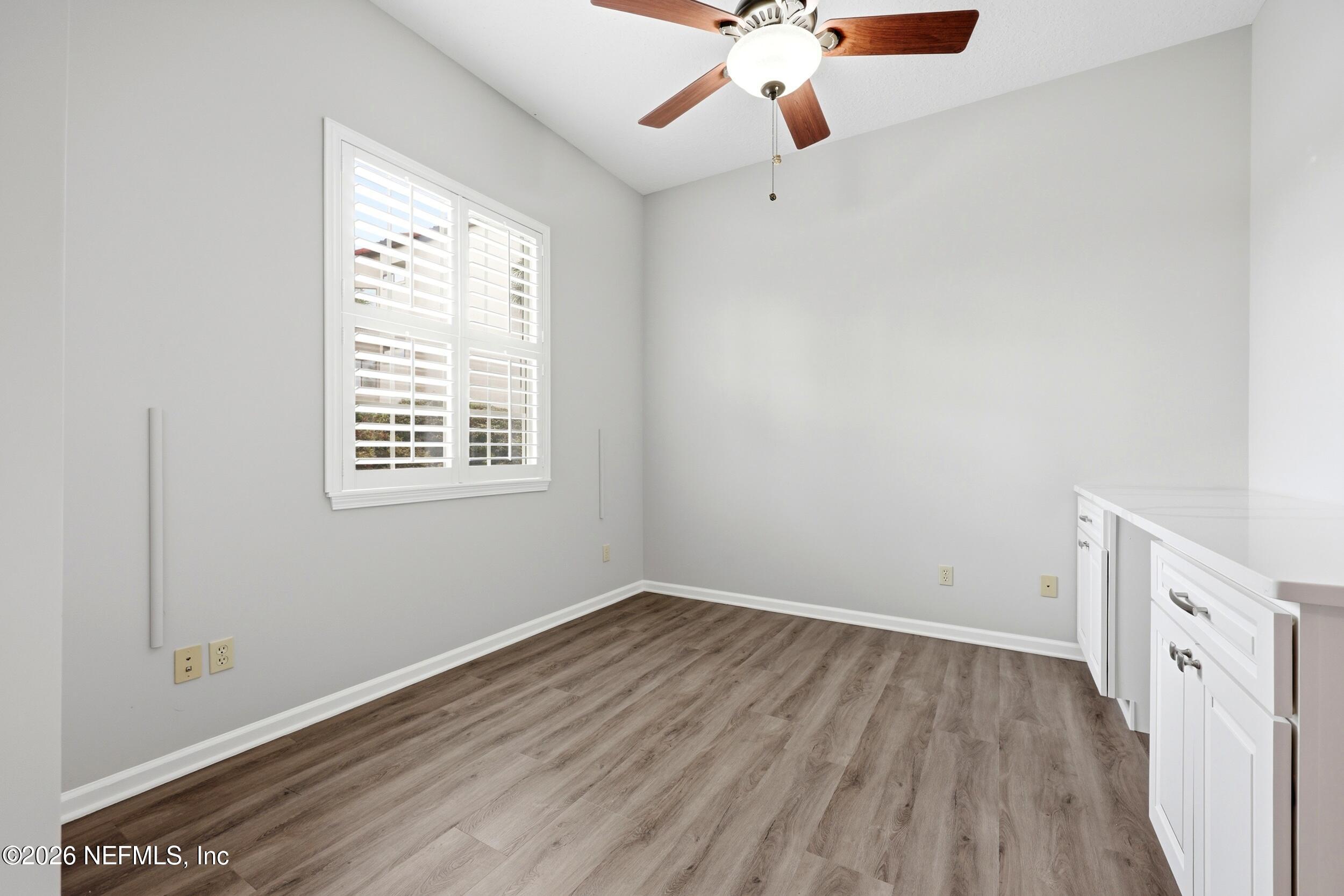 3824 LA VISTA Circle