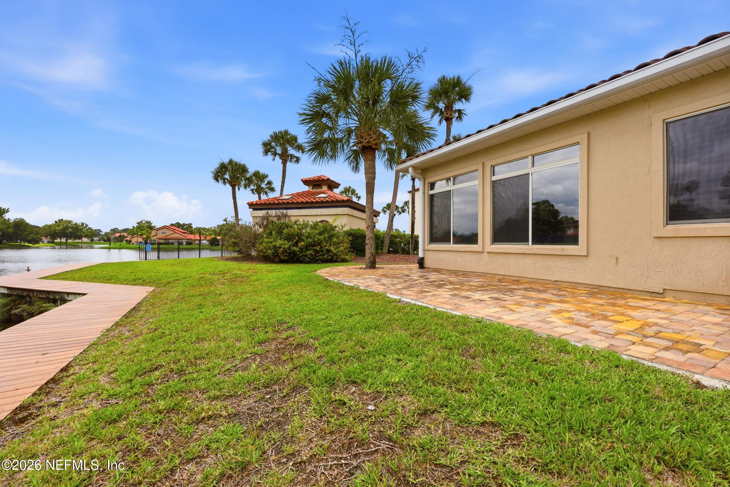 3824 LA VISTA Circle