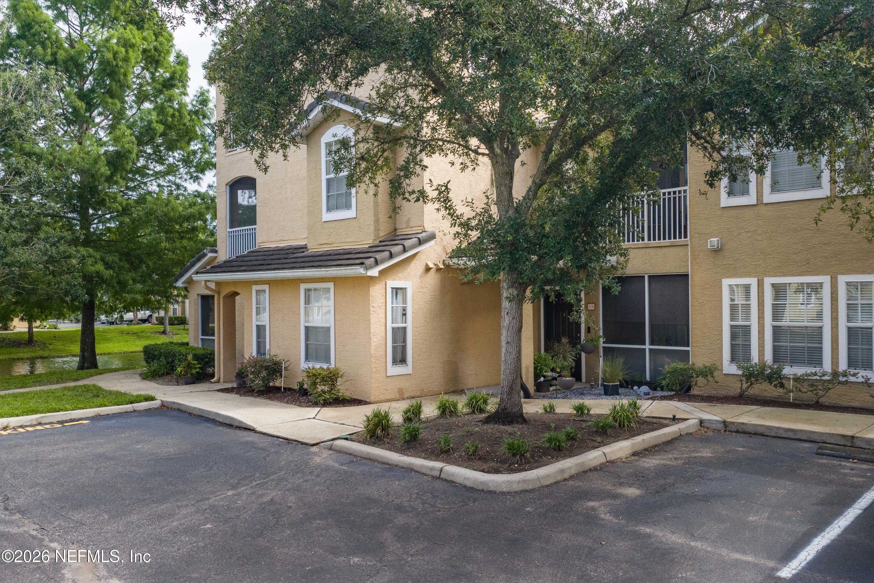 10075 GATE Parkway N 908