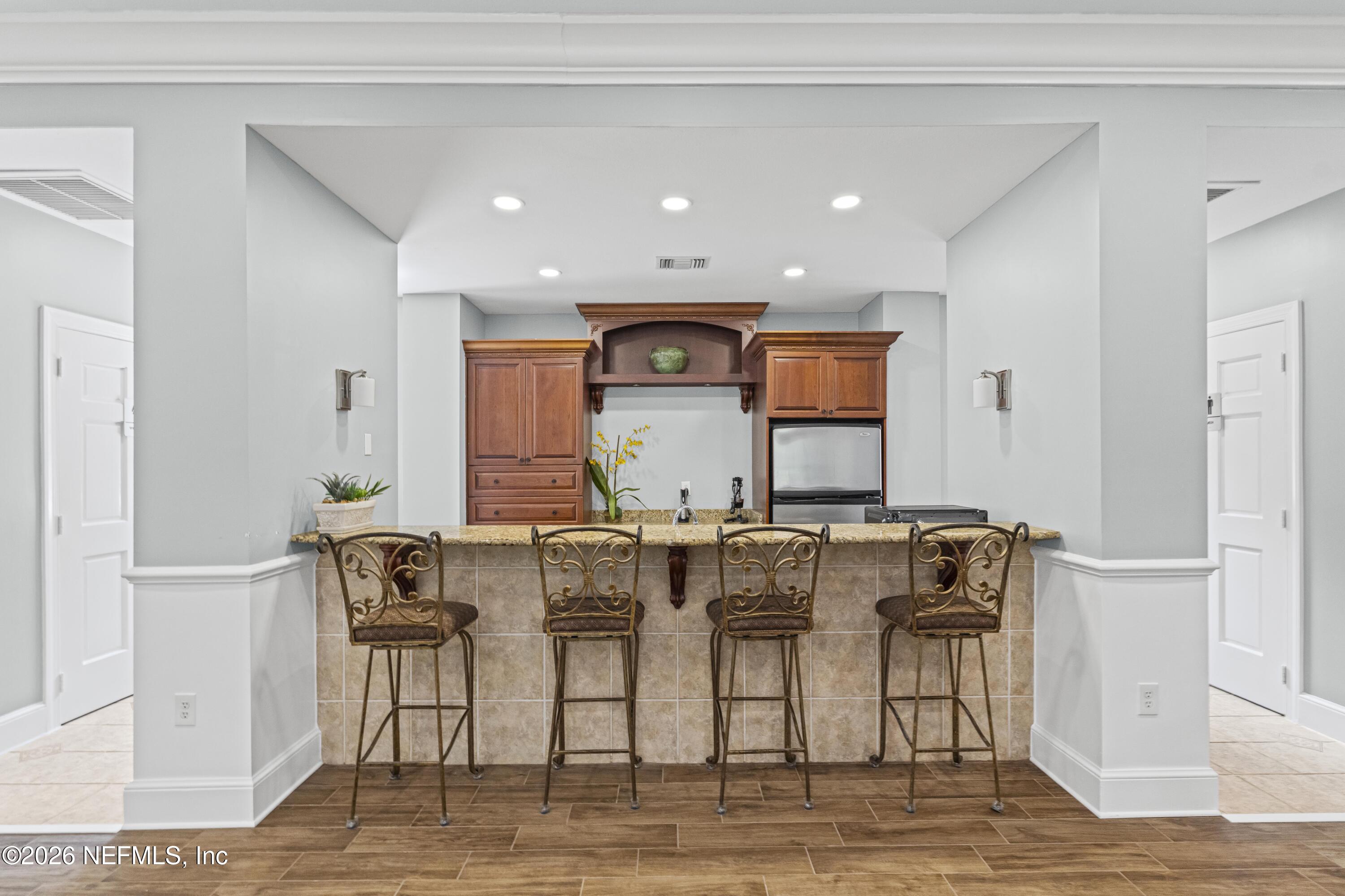 10075 GATE Parkway N 908
