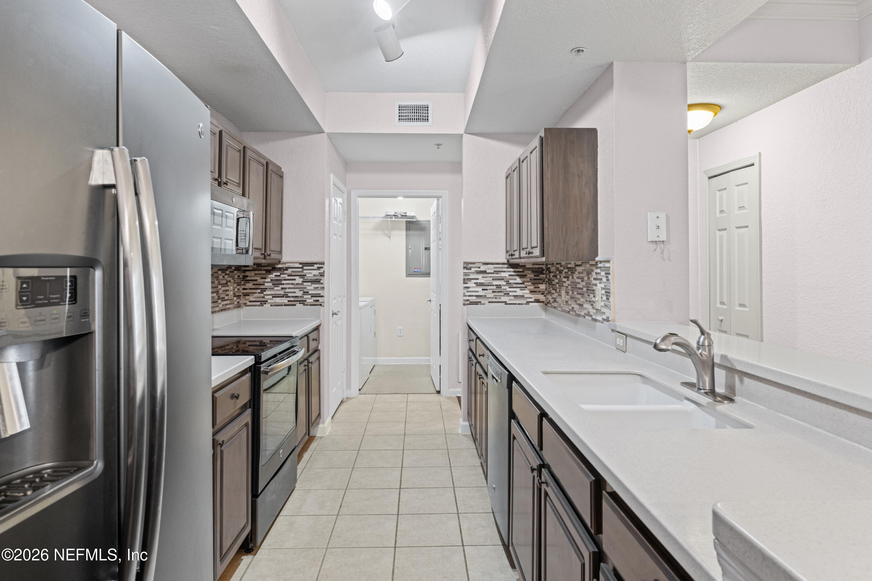 10075 GATE Parkway N 908
