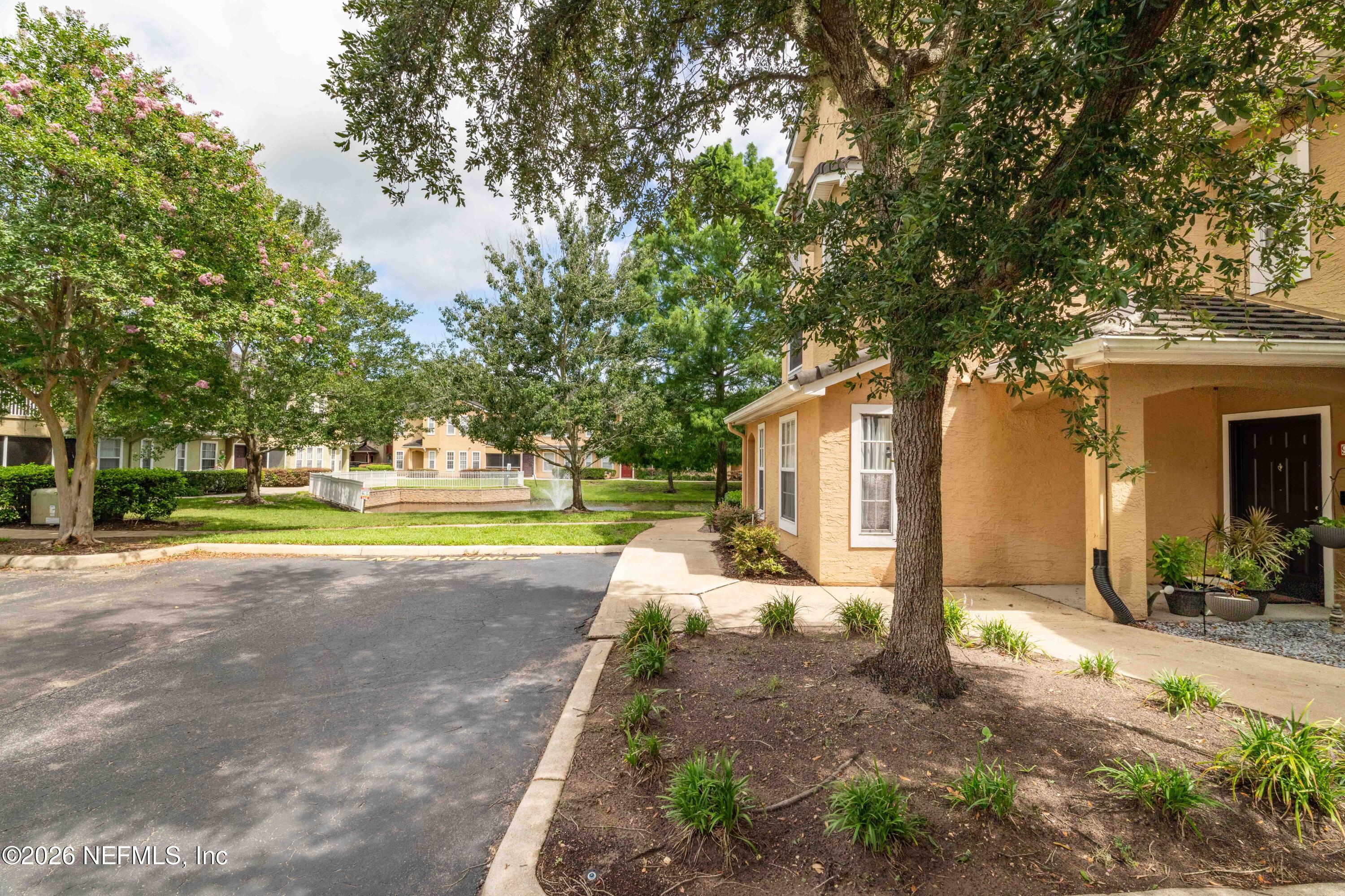 10075 GATE Parkway N 908