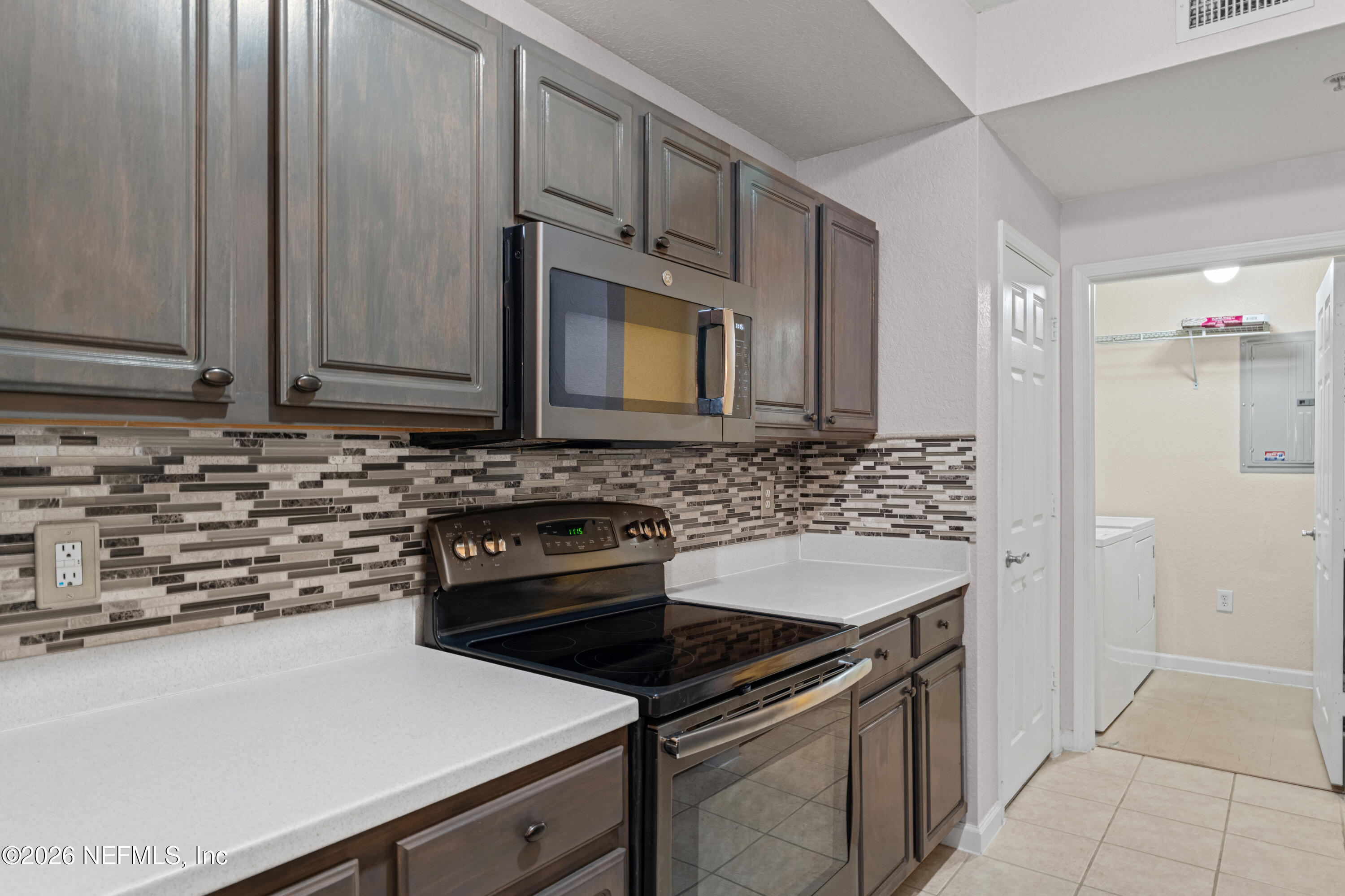 10075 GATE Parkway N 908