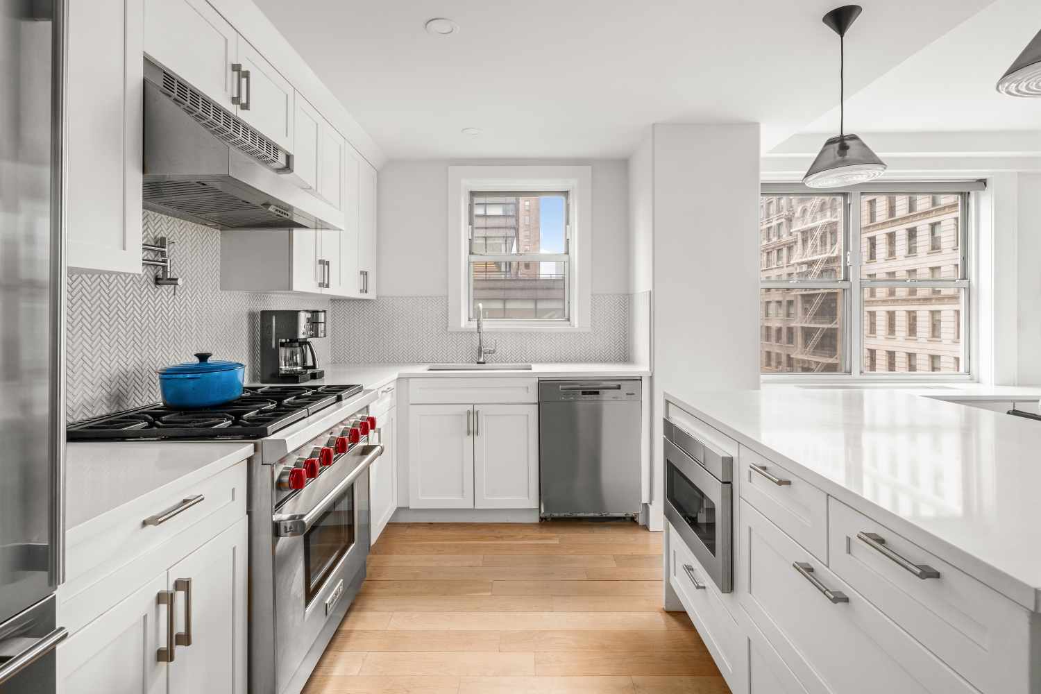 69 5TH Avenue 9GH