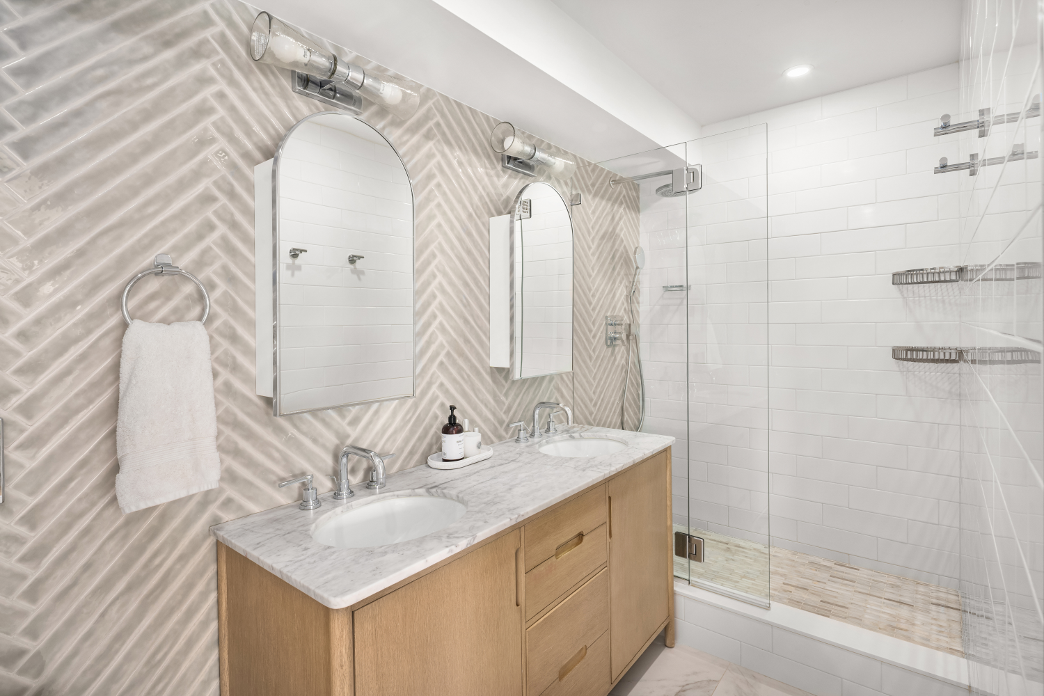 69 5TH Avenue 9GH
