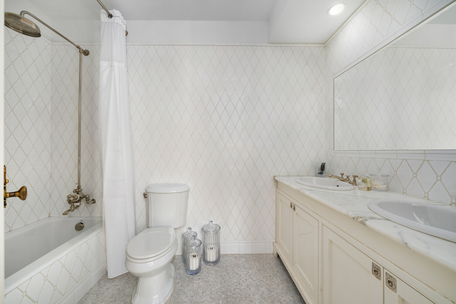 1 CENTRAL Park S 1904