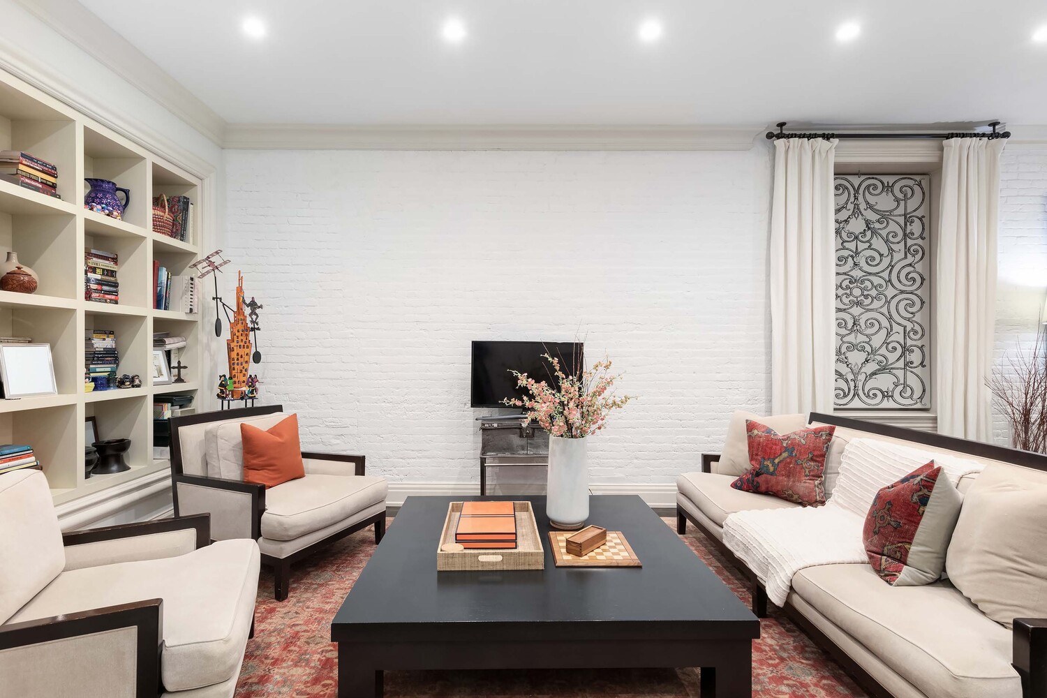 104 CHARLTON Street 1/2E