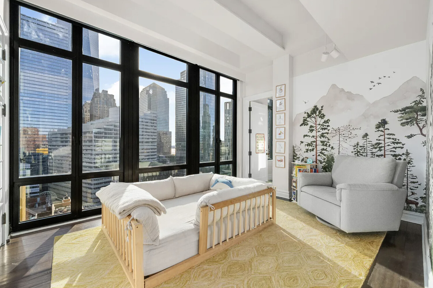 143 READE Street PH1