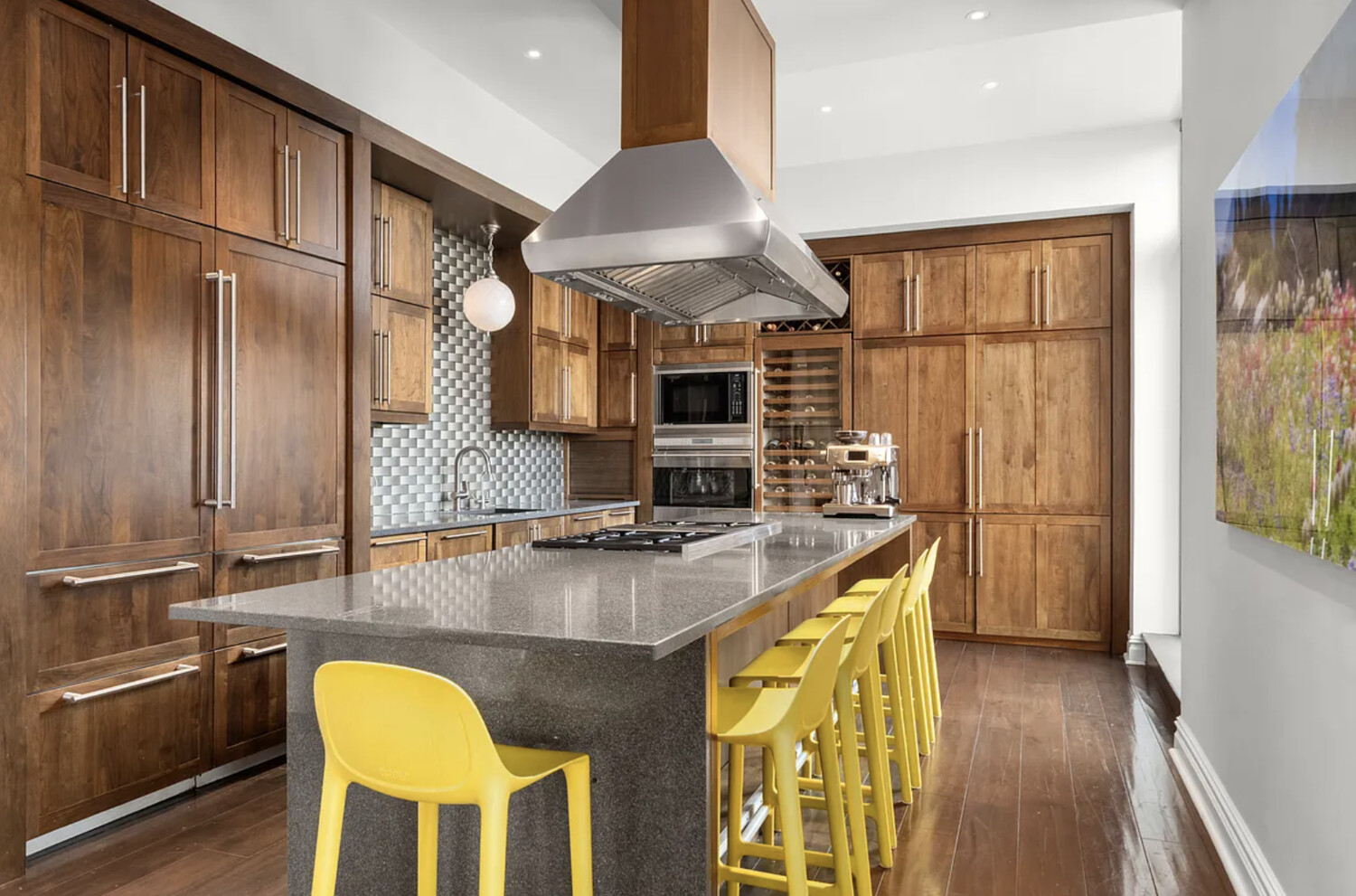 143 READE Street PH1