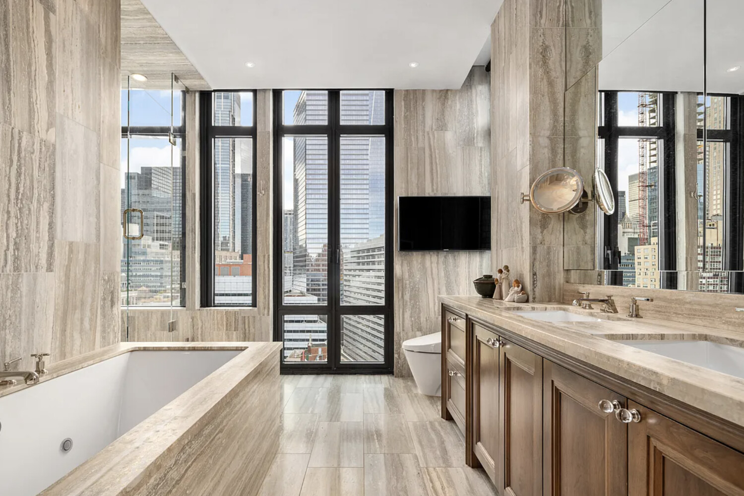 143 READE Street PH1