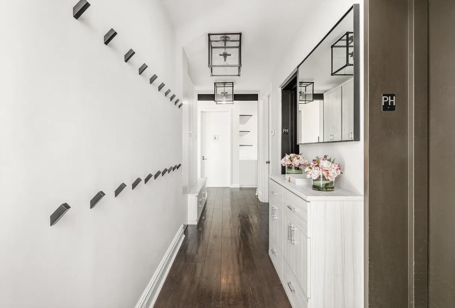 143 READE Street PH1