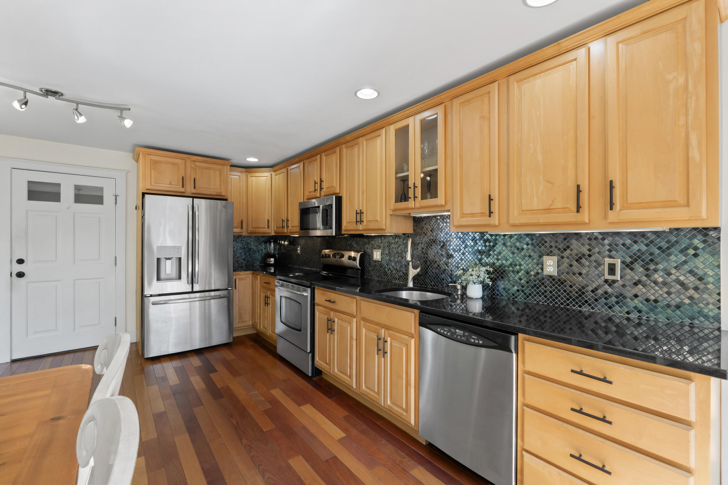 5 Hillside Place, 1