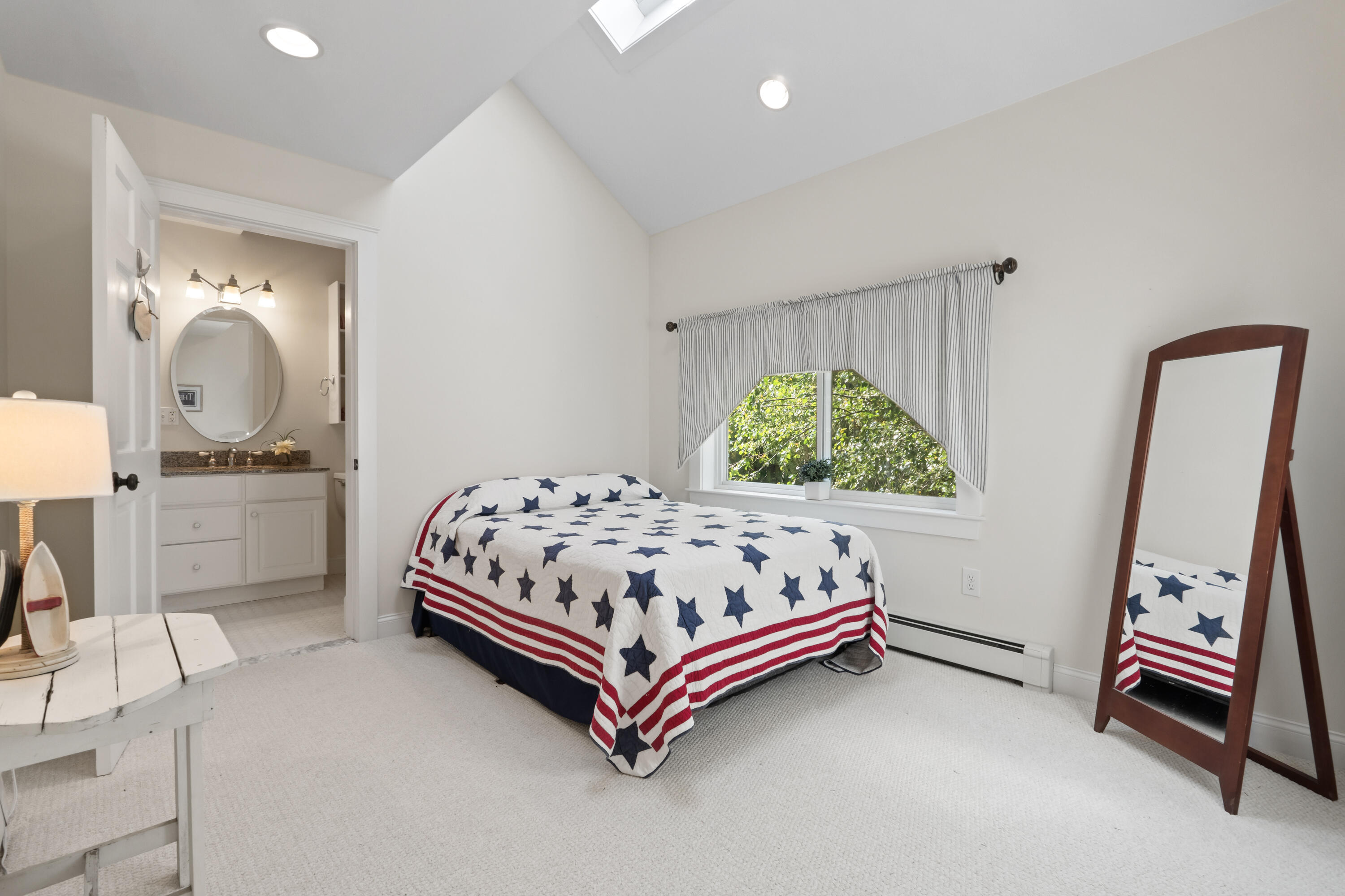 5 Hillside Place, 1