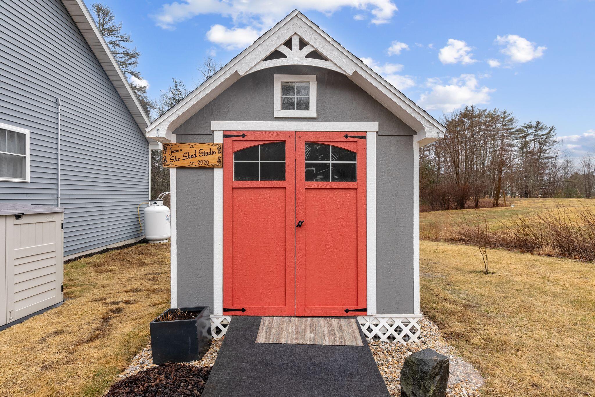 18 Hickory Drive