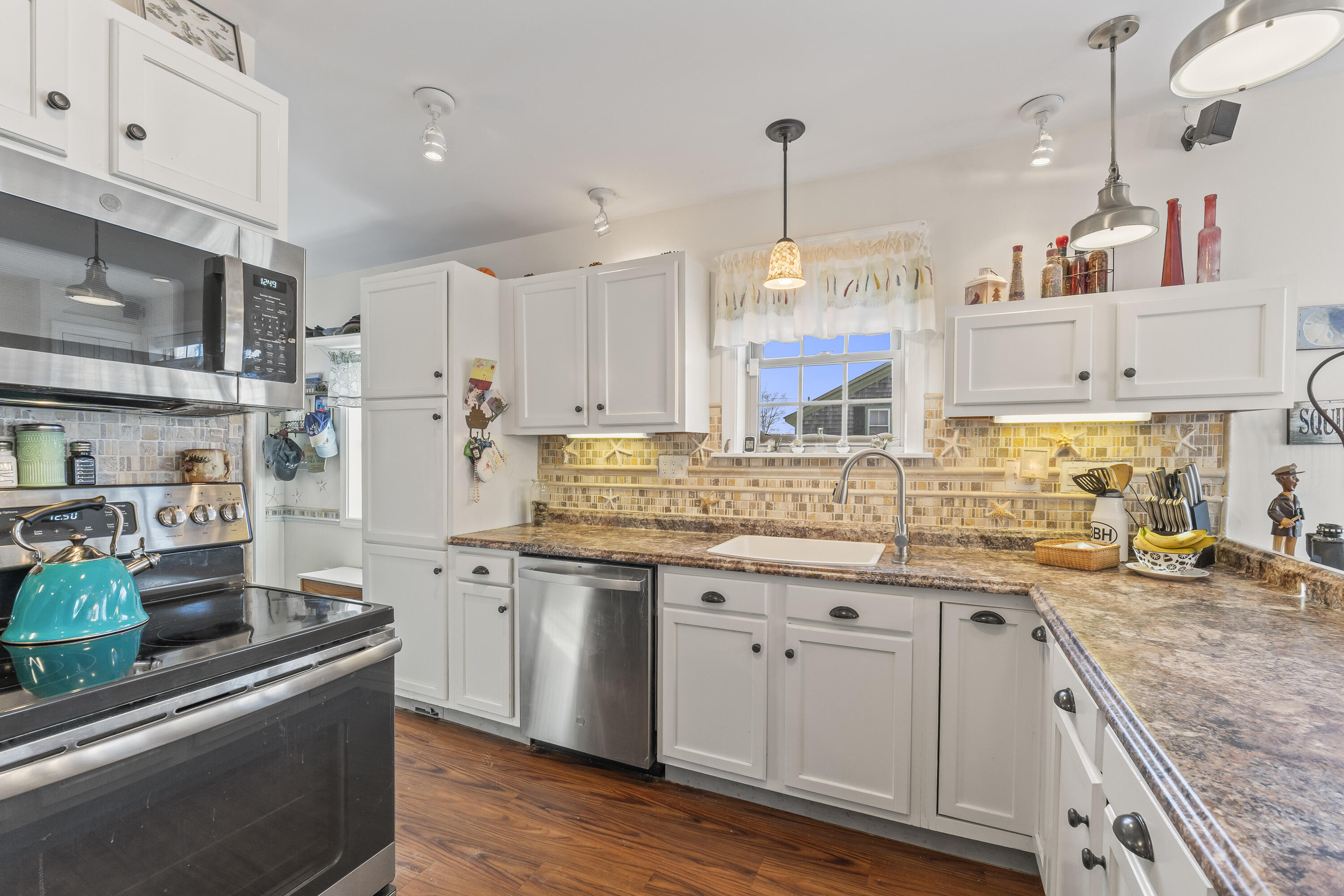 21 Lobster Cove Road