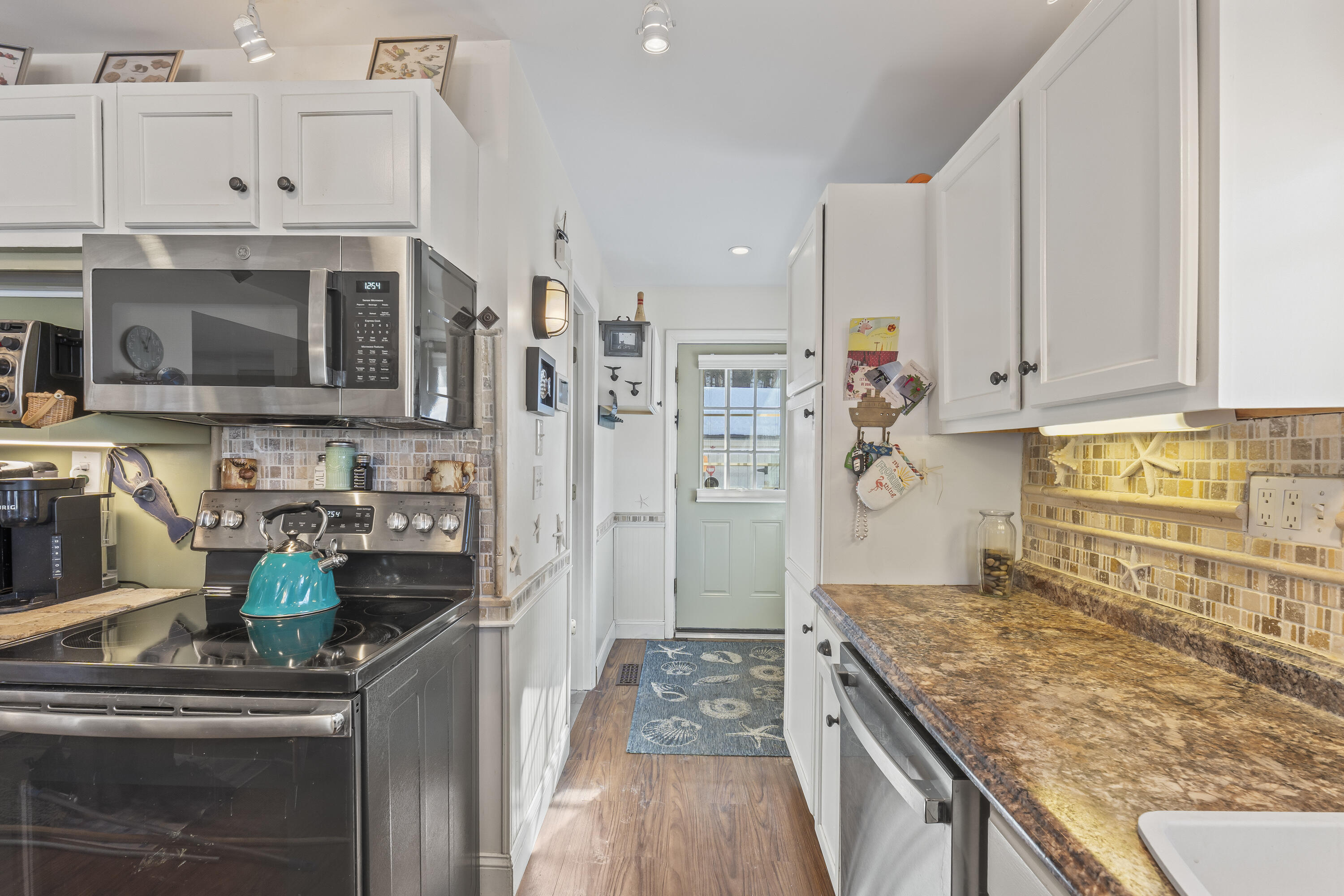 21 Lobster Cove Road