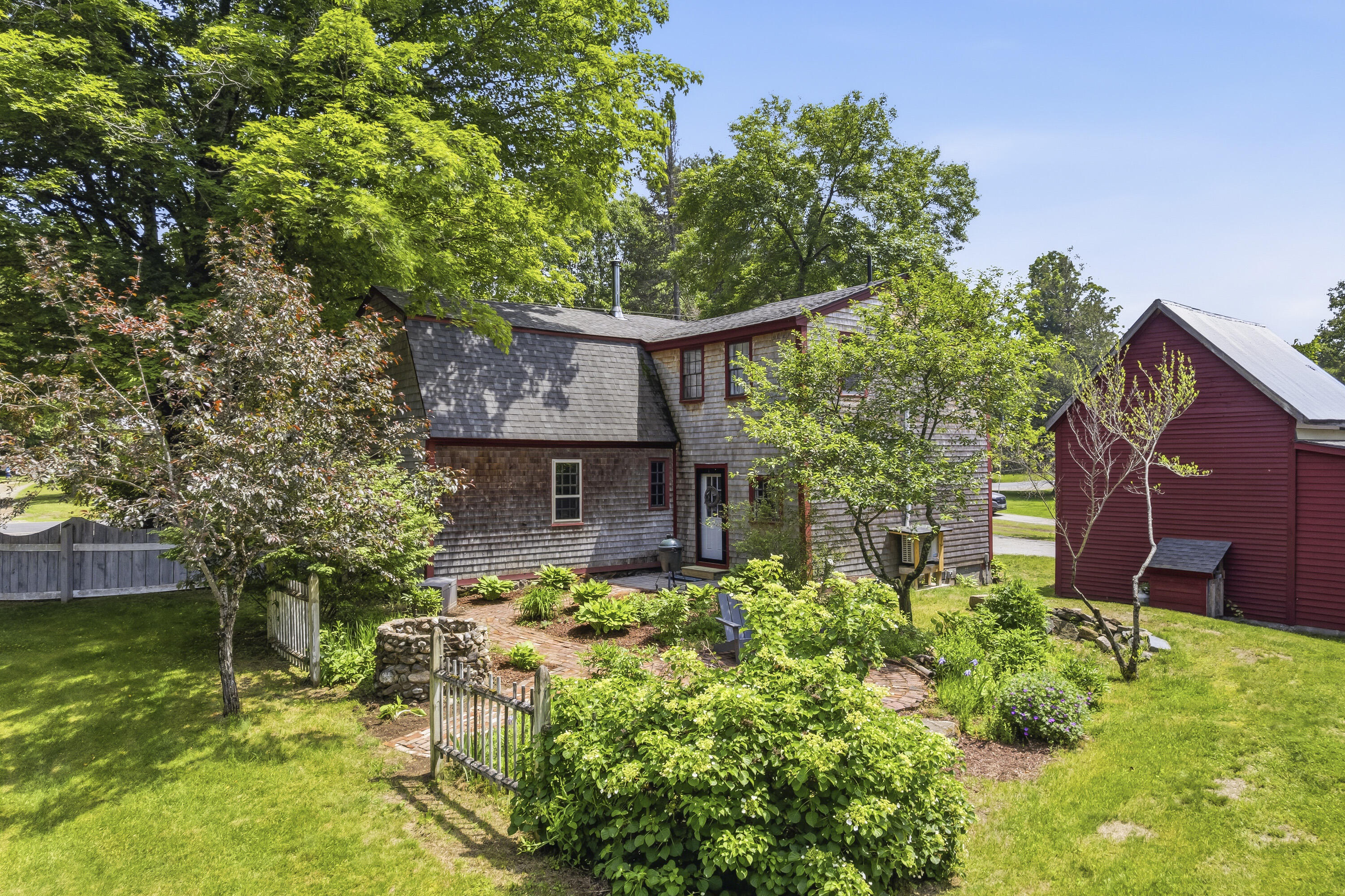 61 River Road