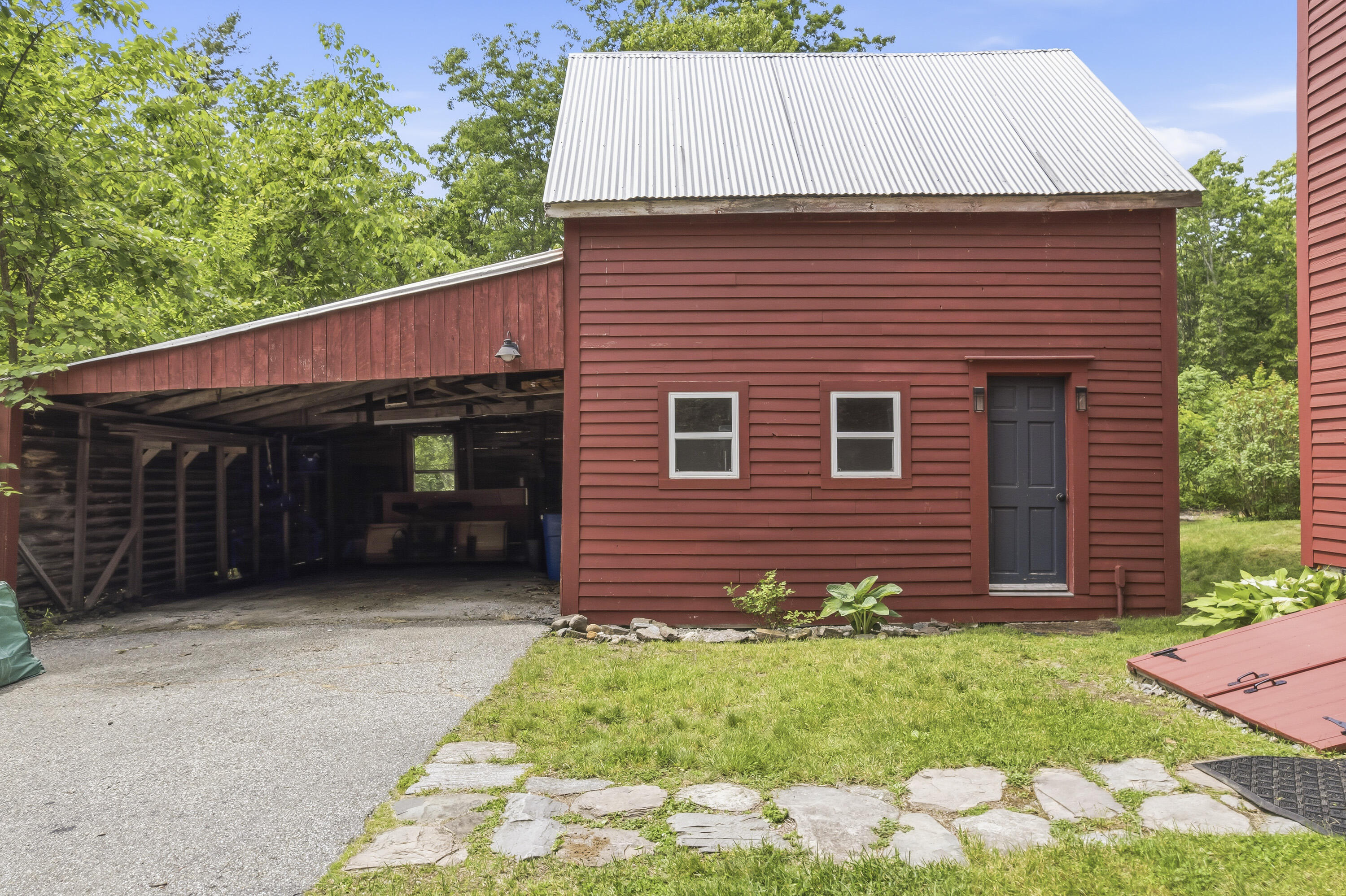 61 River Road
